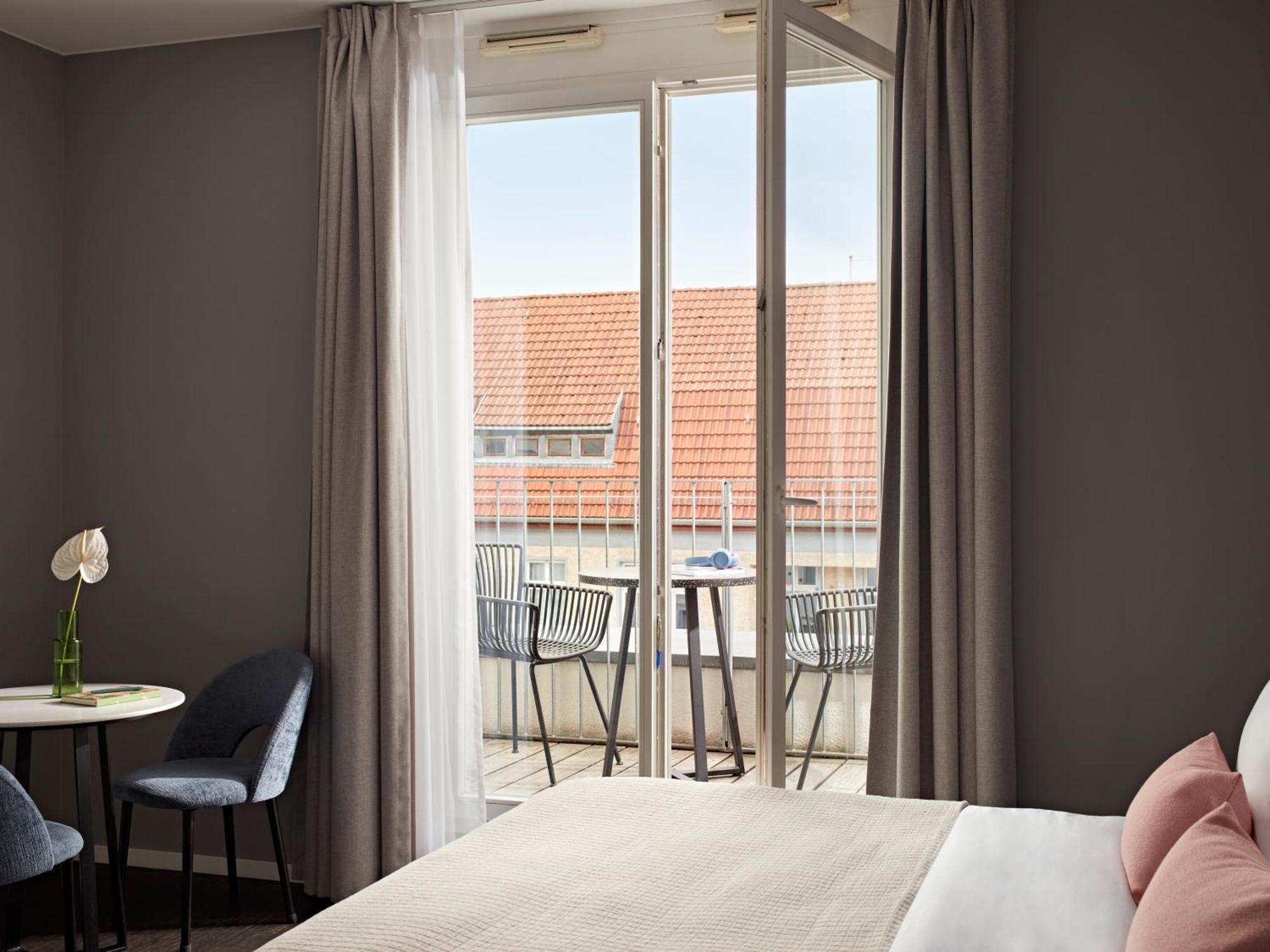 Medium Studio Kitchenette Balcony