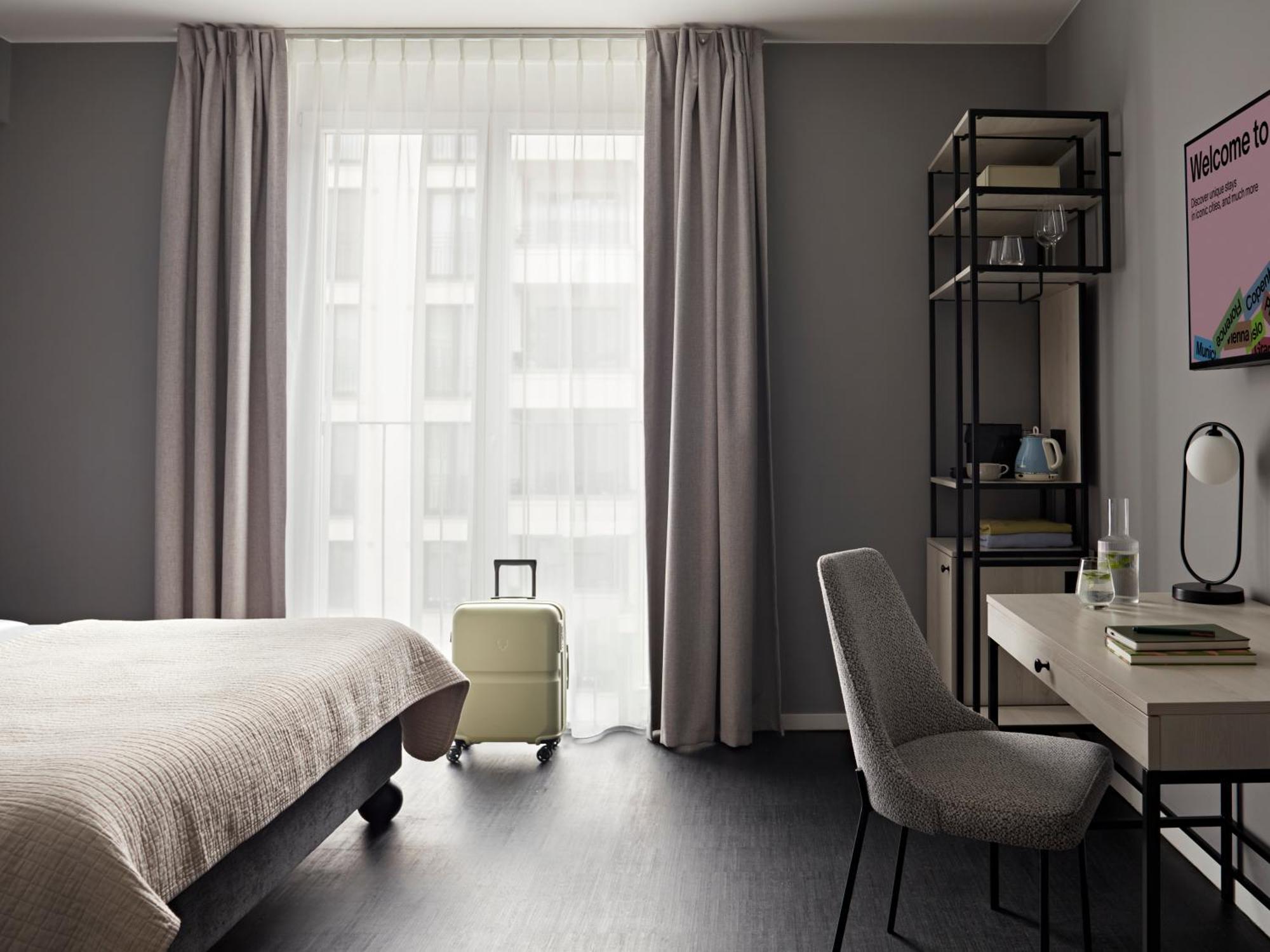 Medium Room