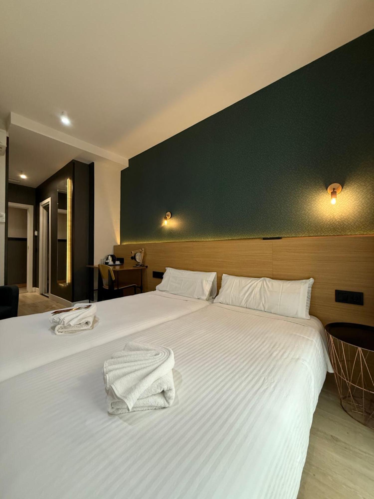 Superior Double Room Private Bathroom
