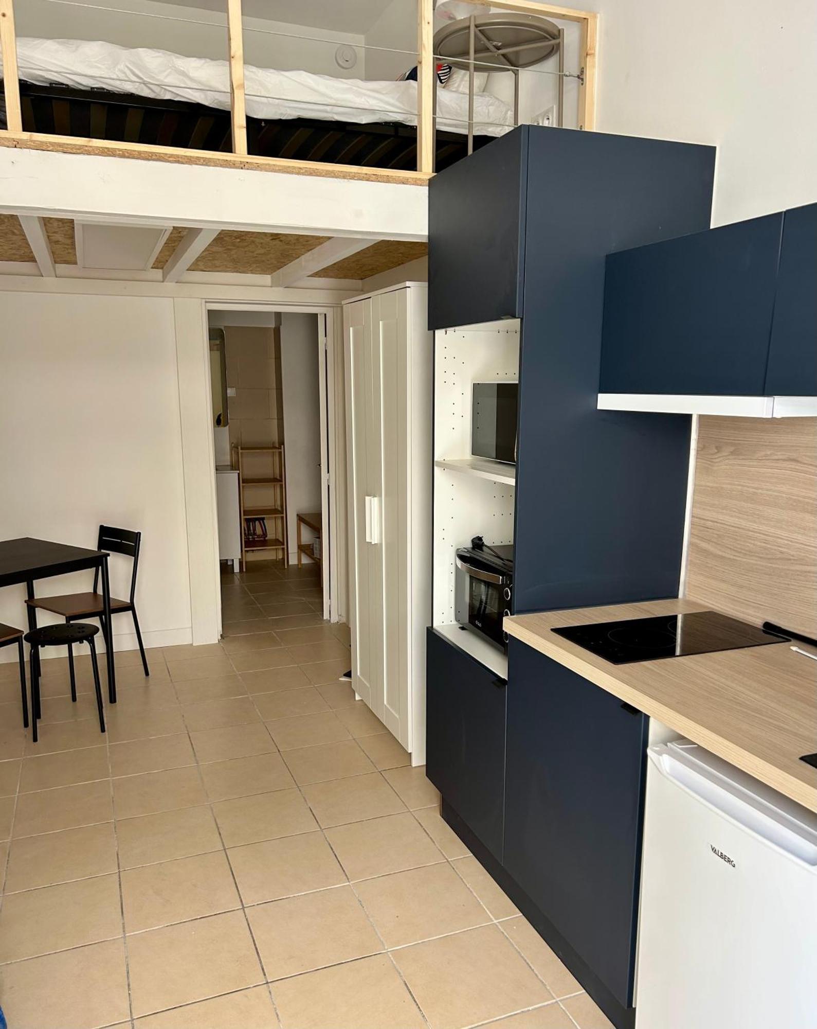 Studio avec mezzanine