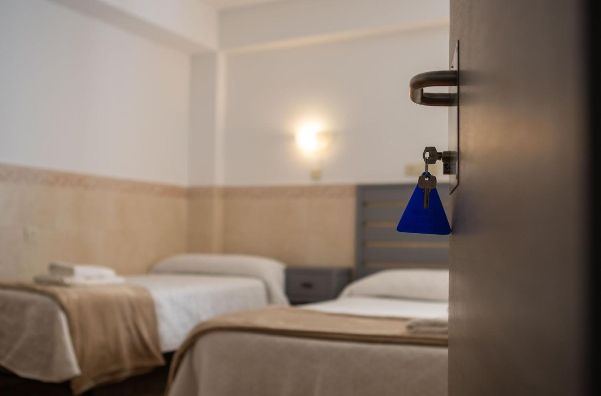 Basic Triple Room