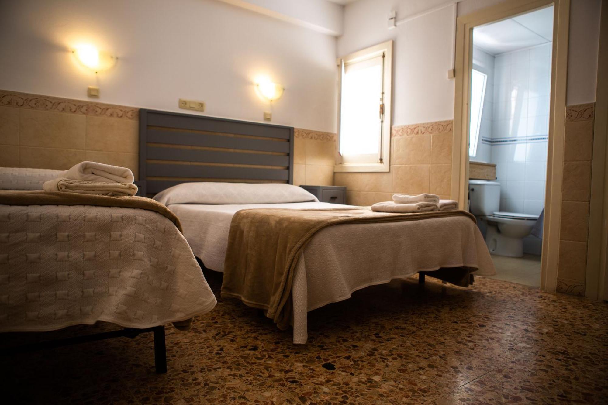 Basic Triple Room