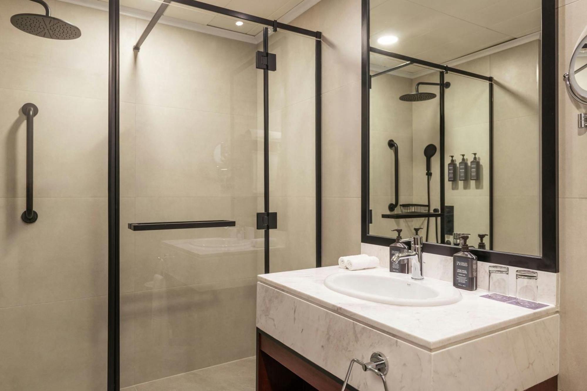 Chambre King Deluxe- Vue Partielle sur Mer
