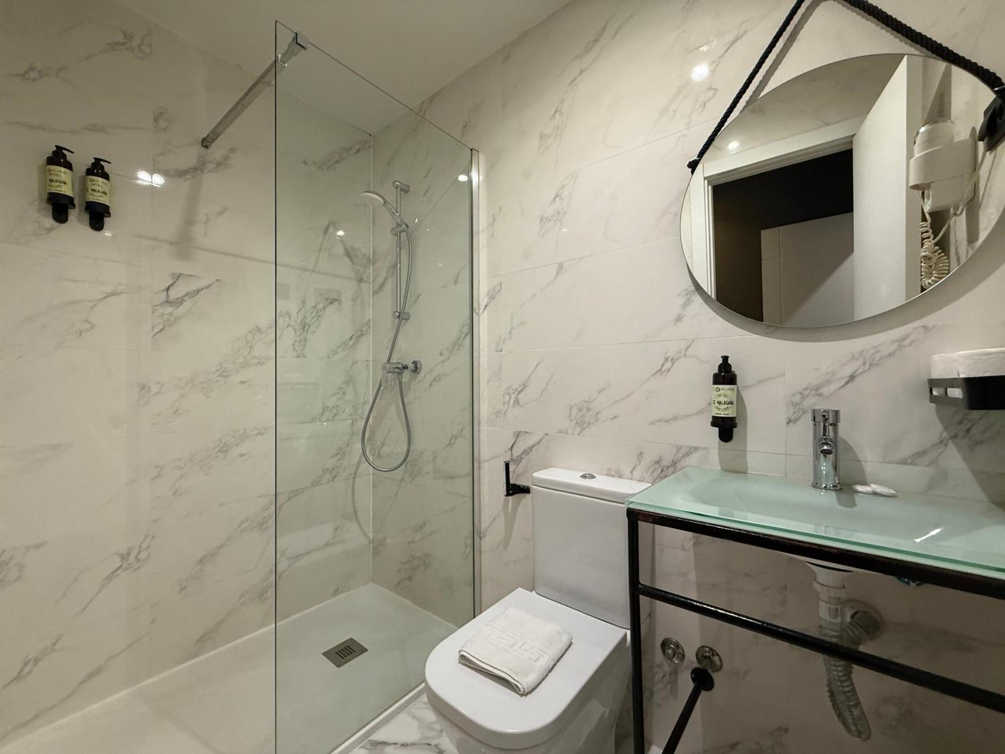Superior Double Room Private Bathroom