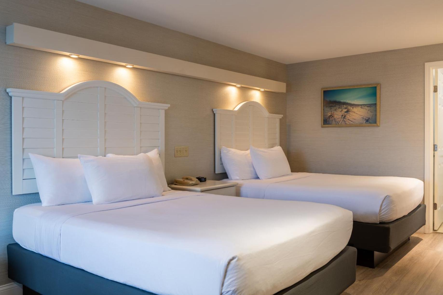Queen Room Two Queen Beds Partial Ocean View 2nd Floor