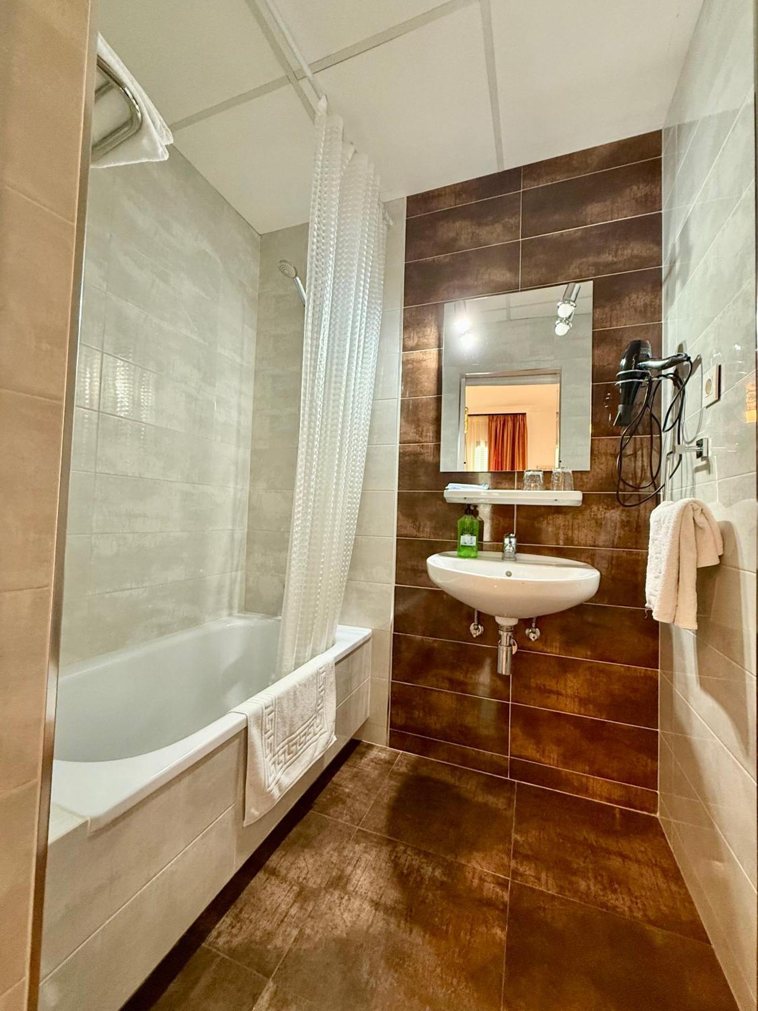 Comfort Triple Room