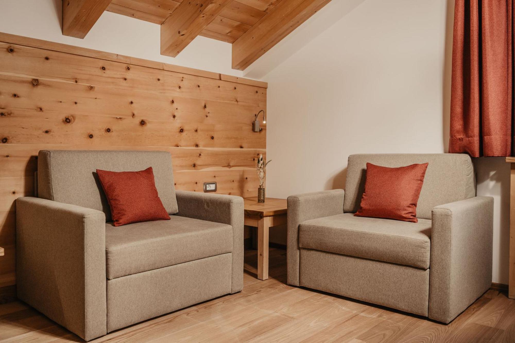 Large Double or Twin Room