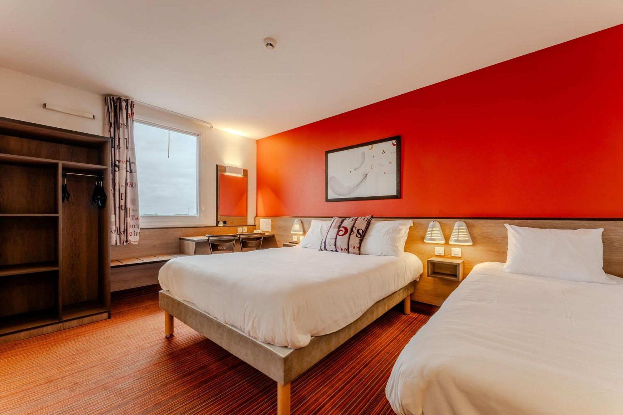 Quadruple Room 1 double bed 1 single bed bed 70 or 160cm