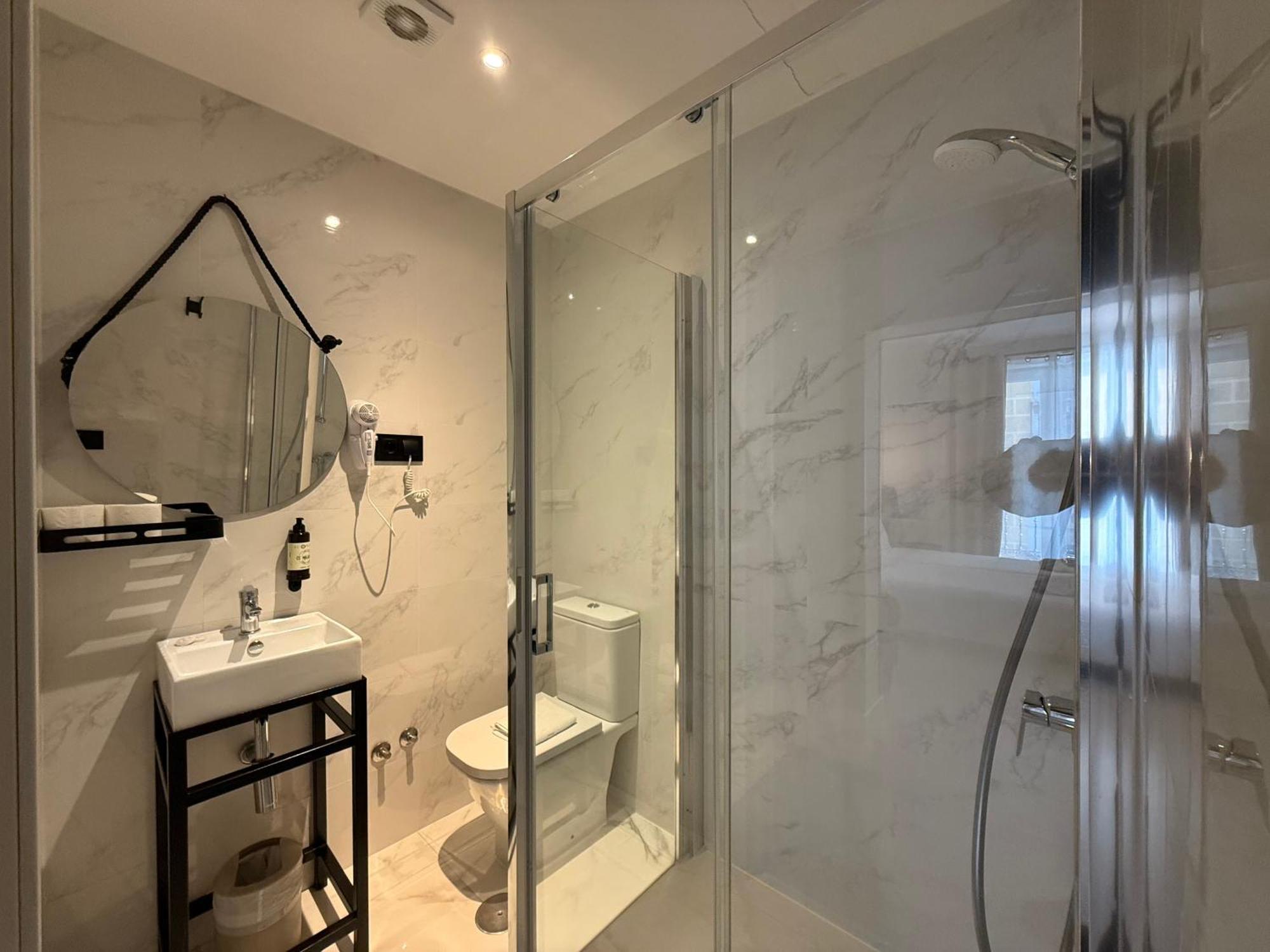 Superior Double Room Private Bathroom
