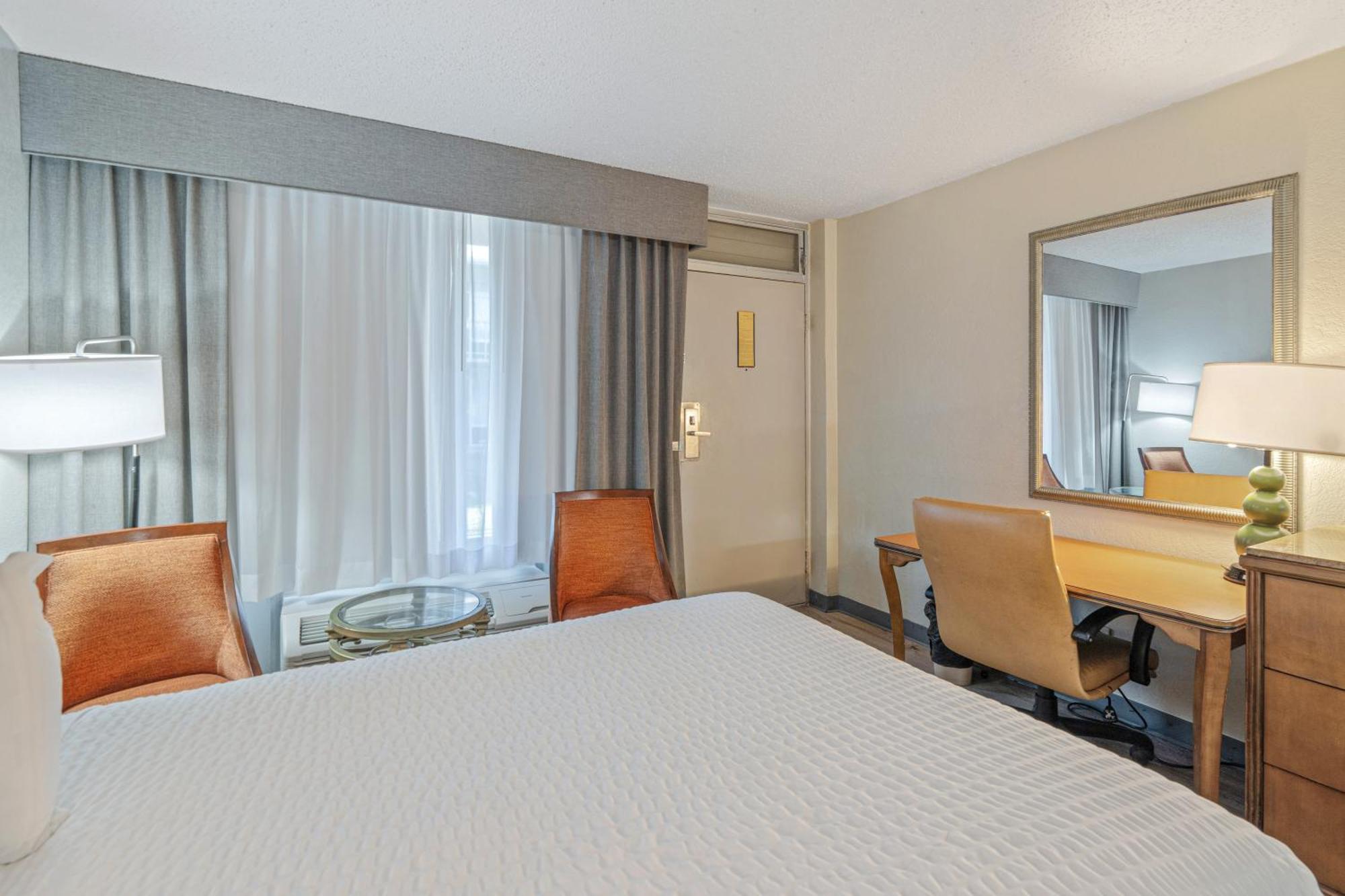 Standard Queen Room
