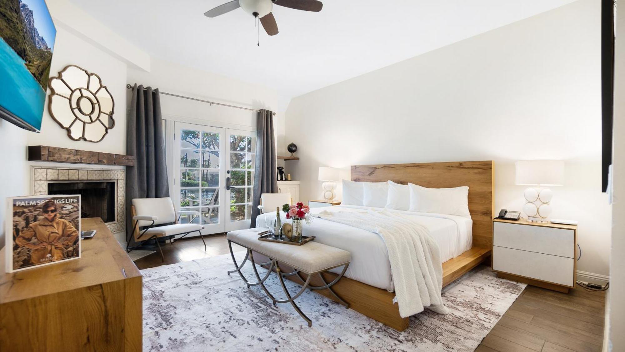 Superior Lake View Room