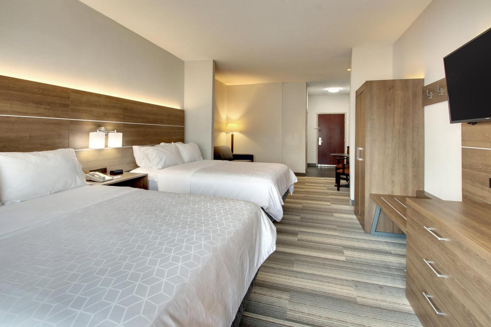 Suite Two Queen Beds