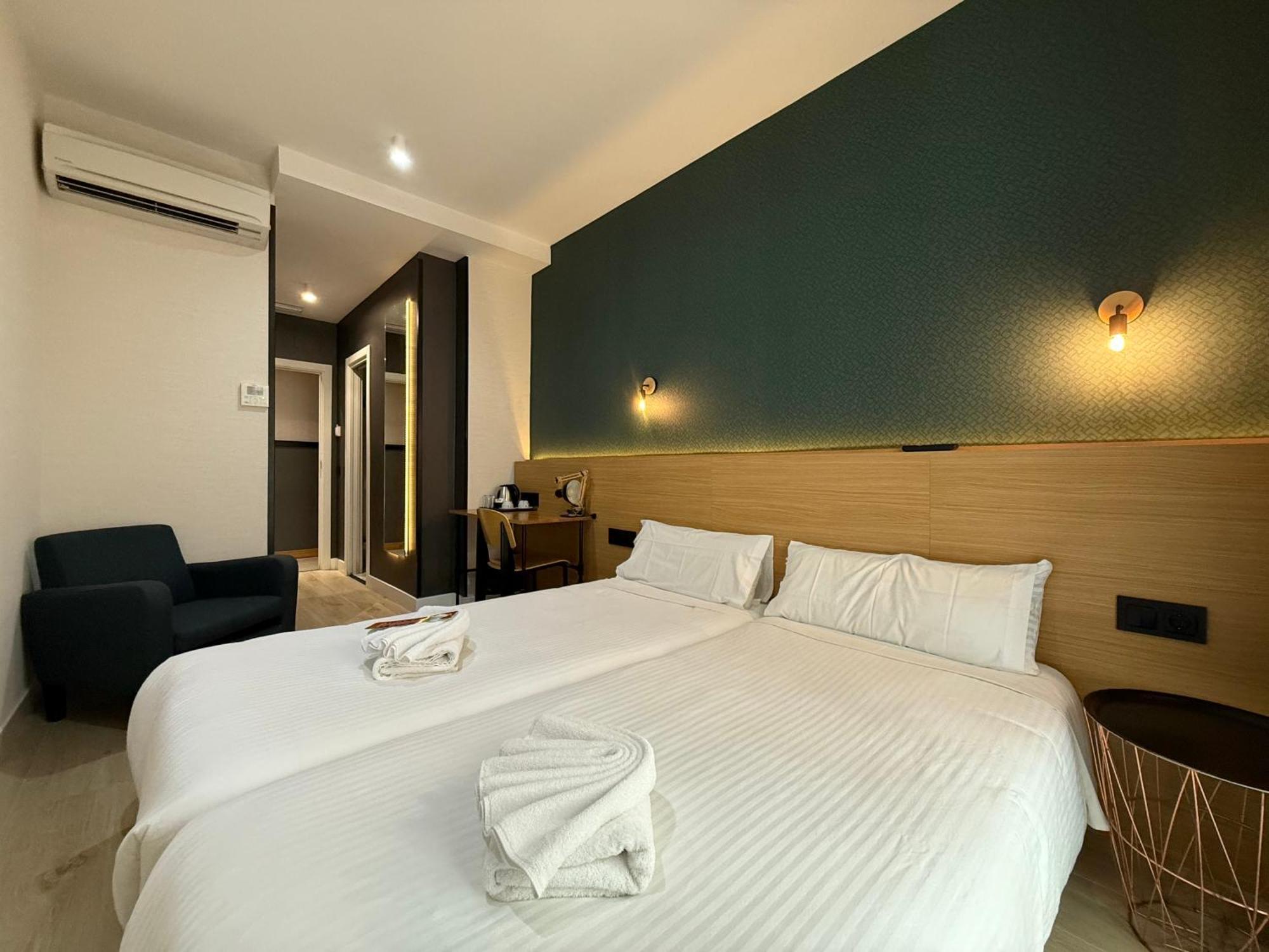 Superior Double Room Private Bathroom