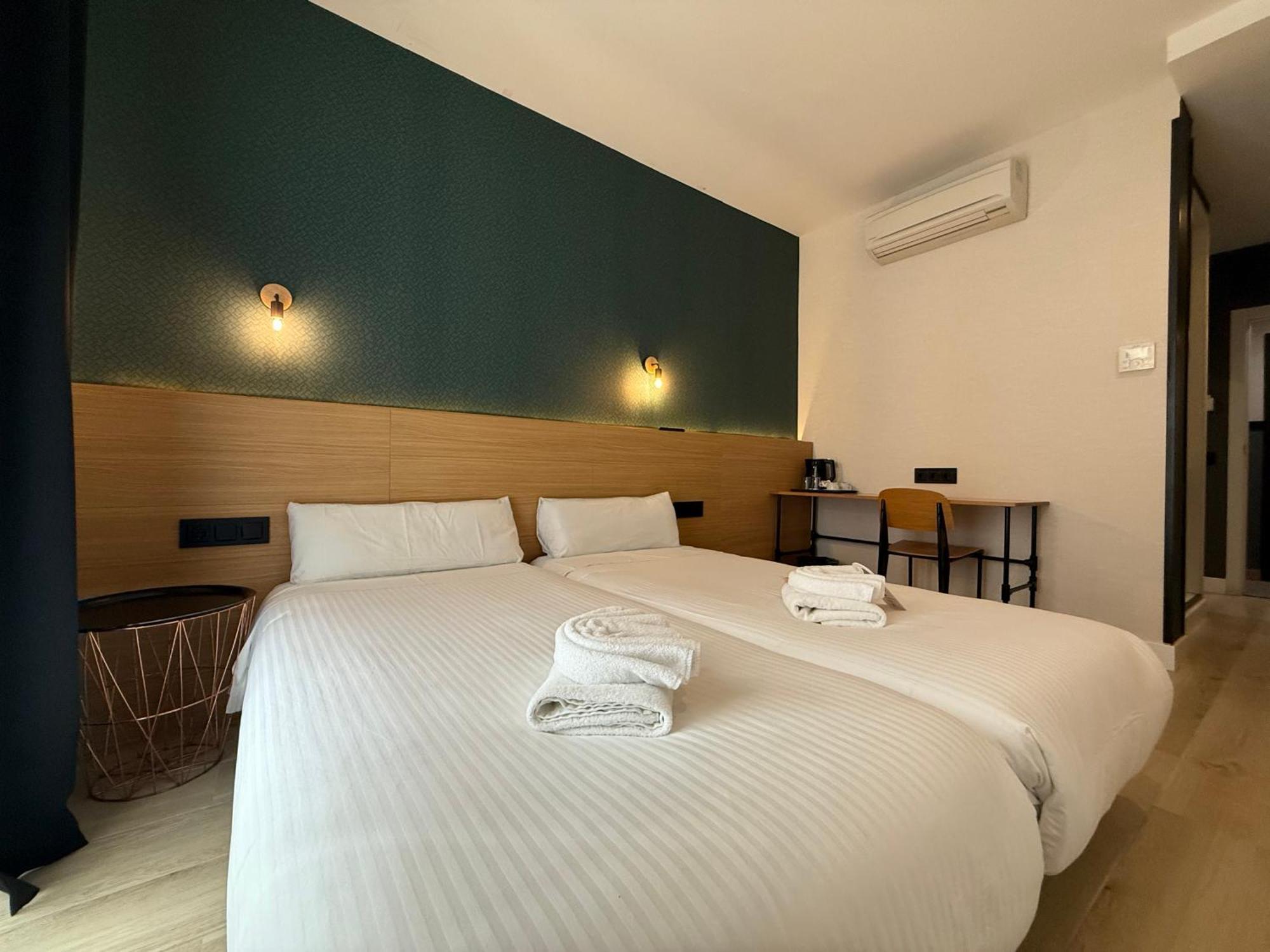 Superior Double Room Private Bathroom