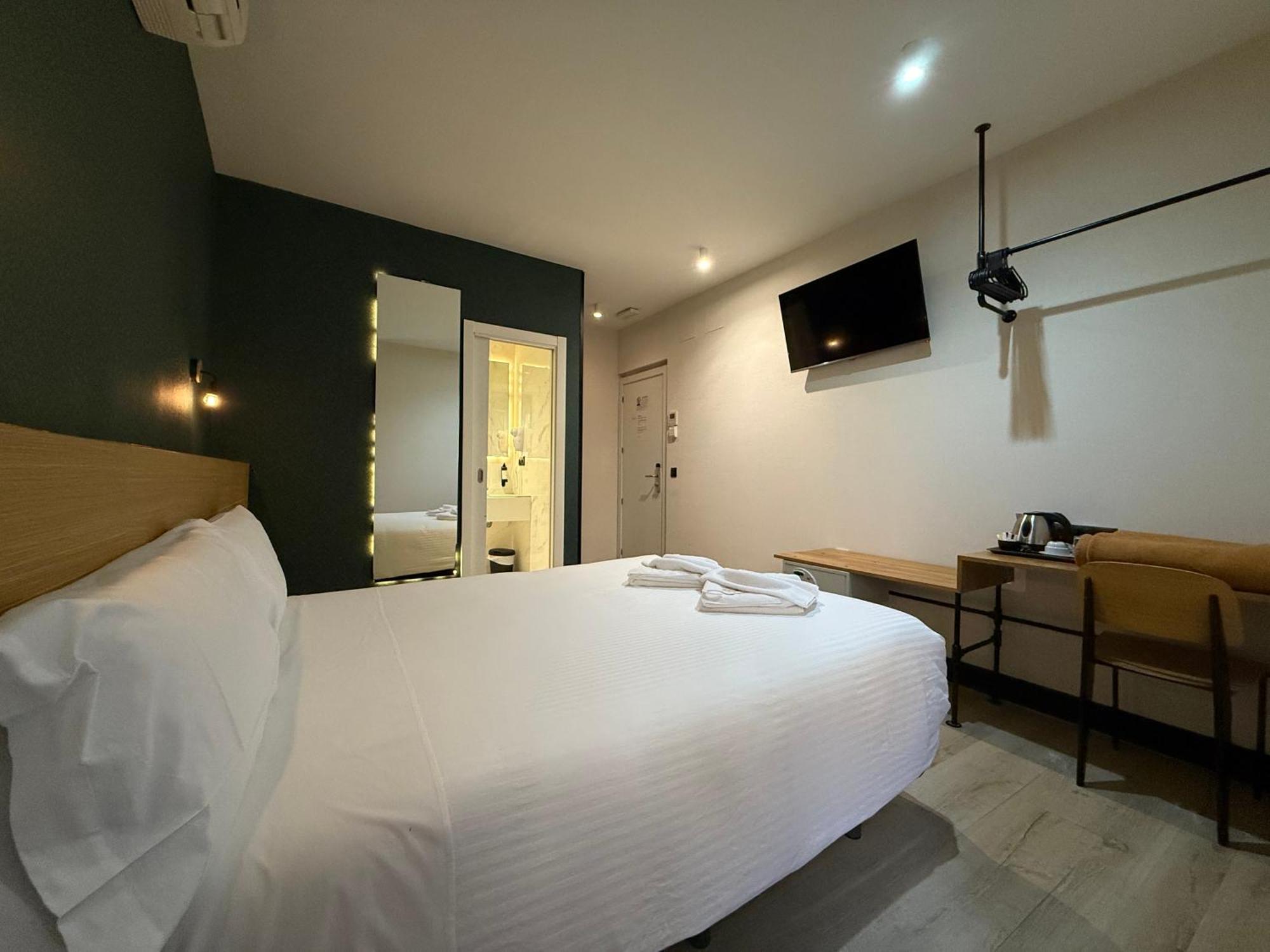 Standard Double Room Private Bathroom