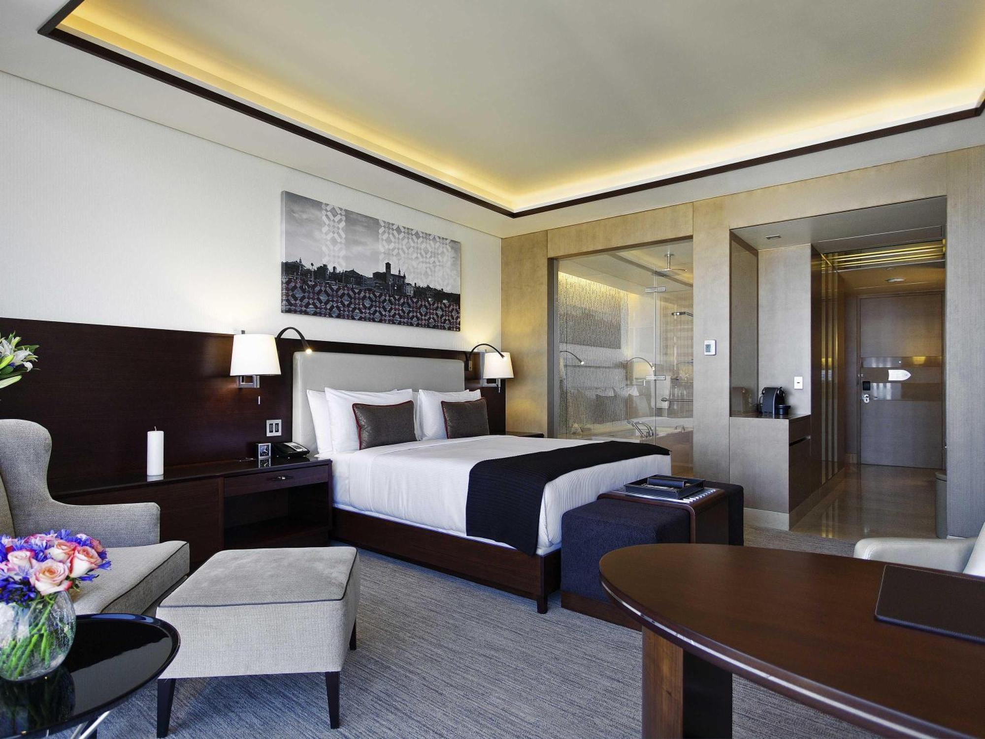 Deluxe King Room Sea View