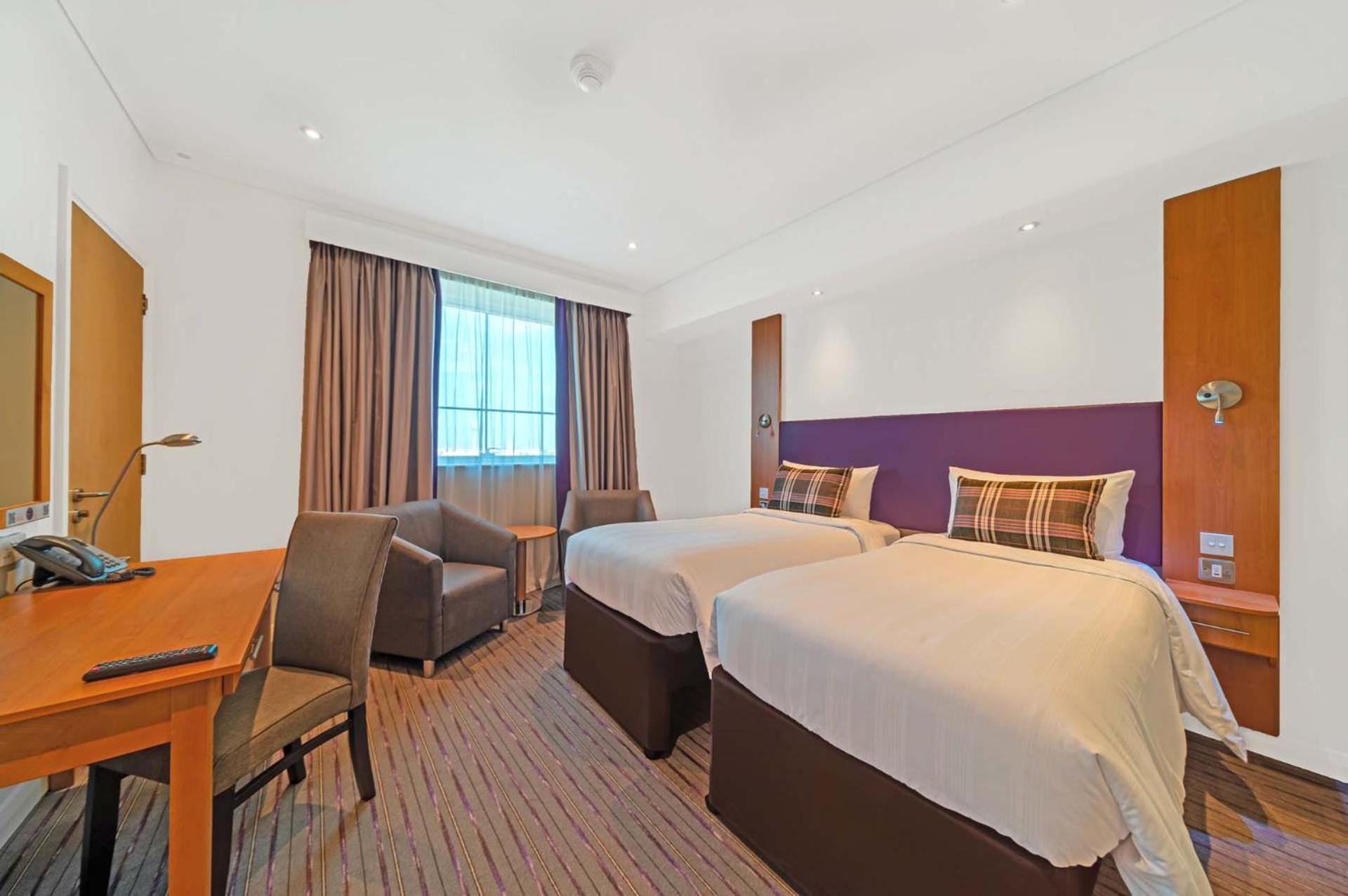 Interconnecting Family Room