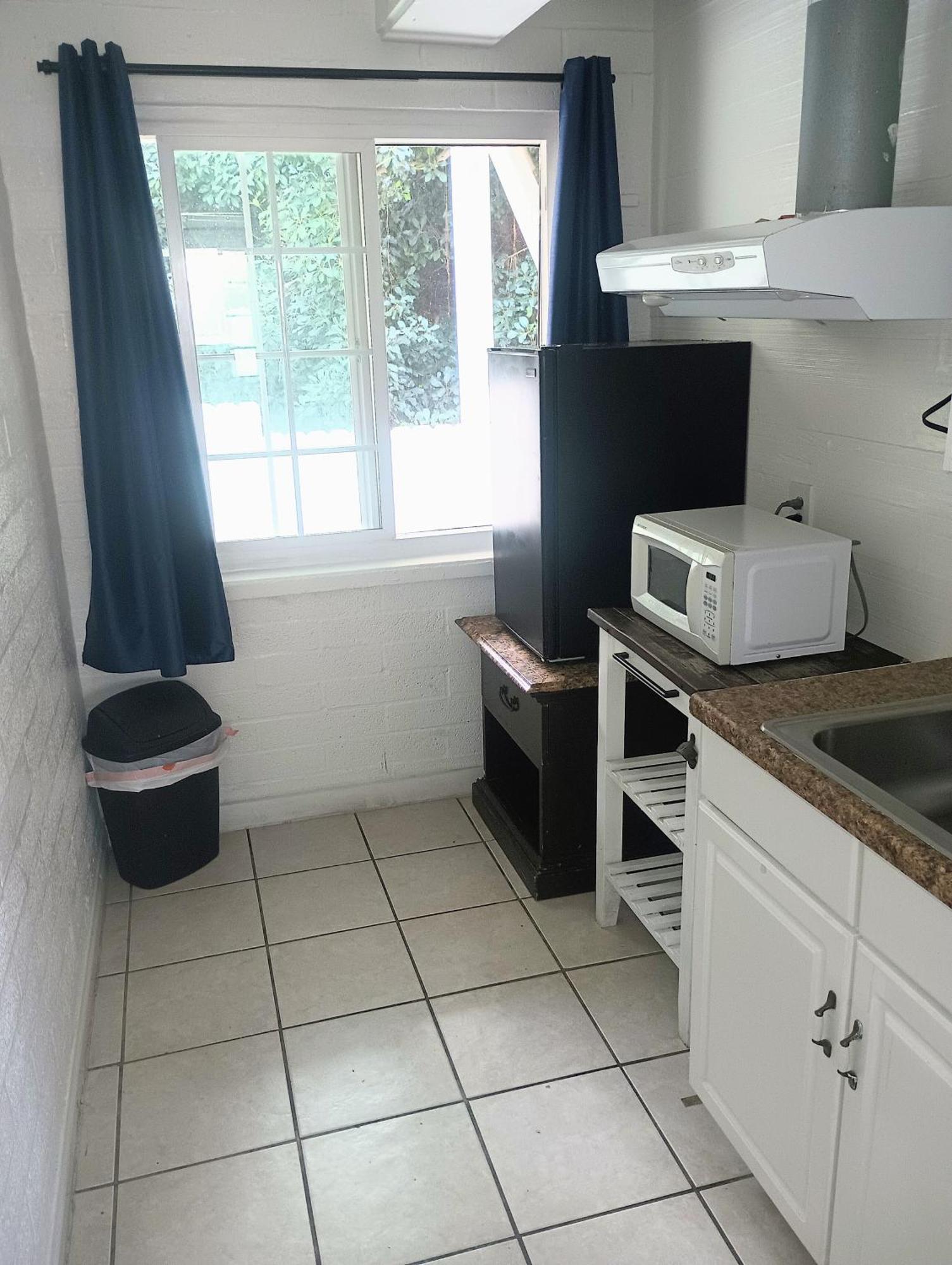 Queen Room Kitchen