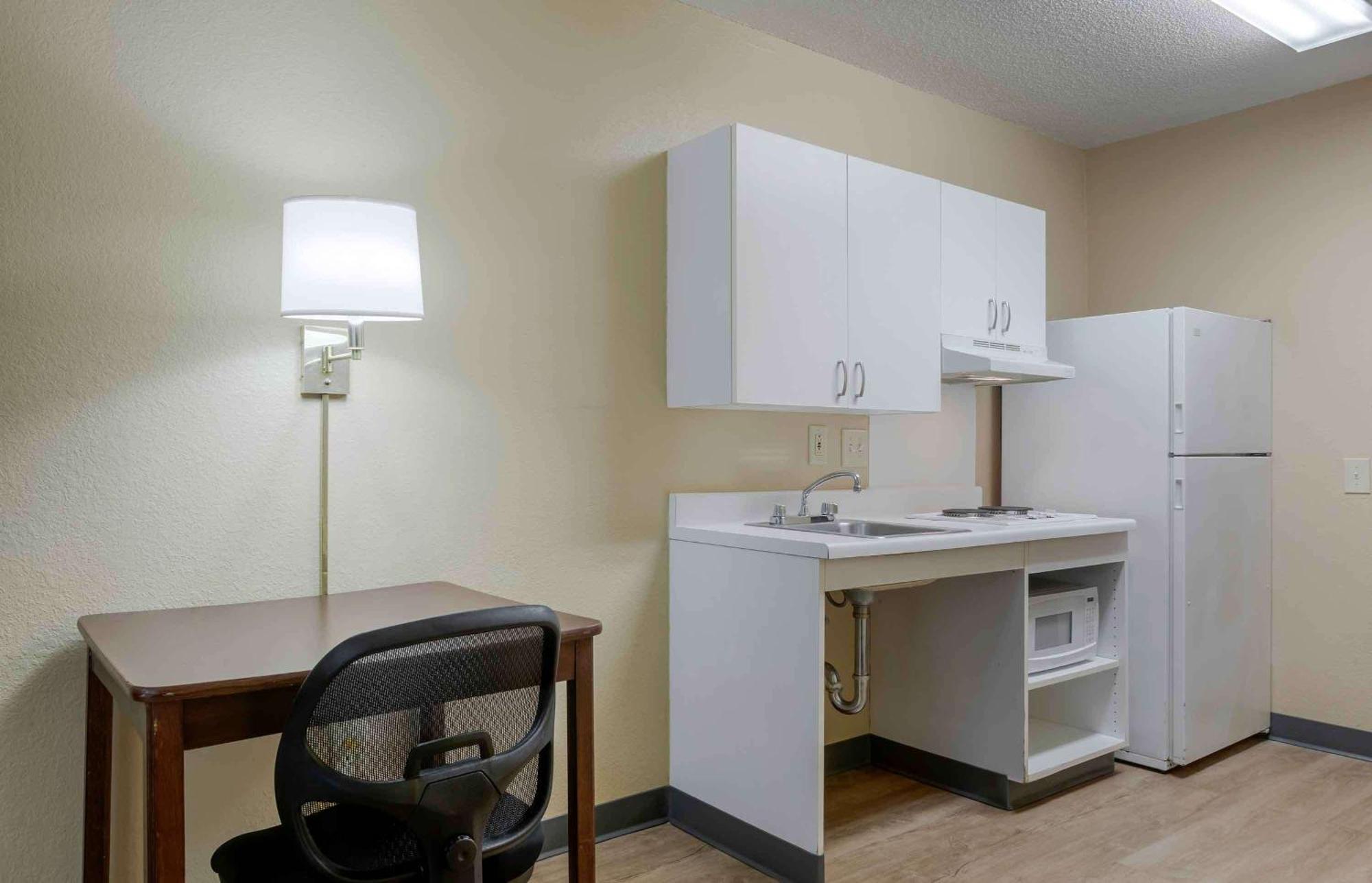 Queen Studio One Queen Bed Disability Access or Non-Smoking