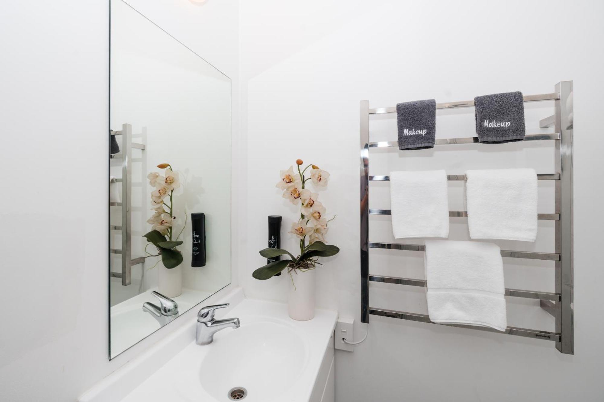 Queen Apartment