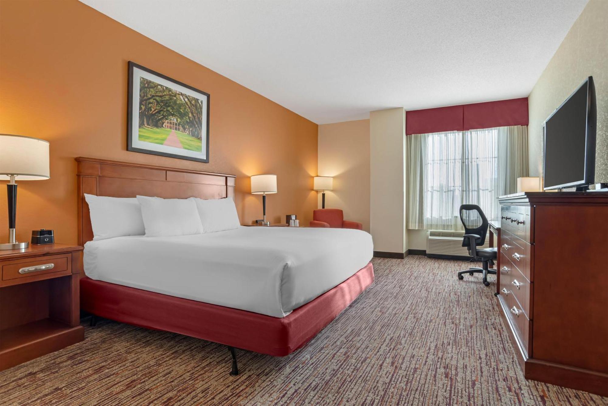 Deluxe King Room - Accessible, Tub