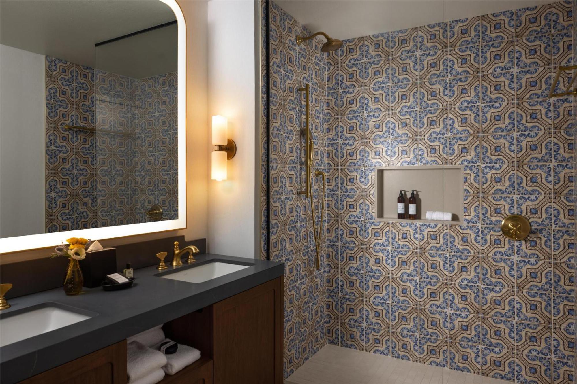 Deluxe King Room,1742845393:JPEG