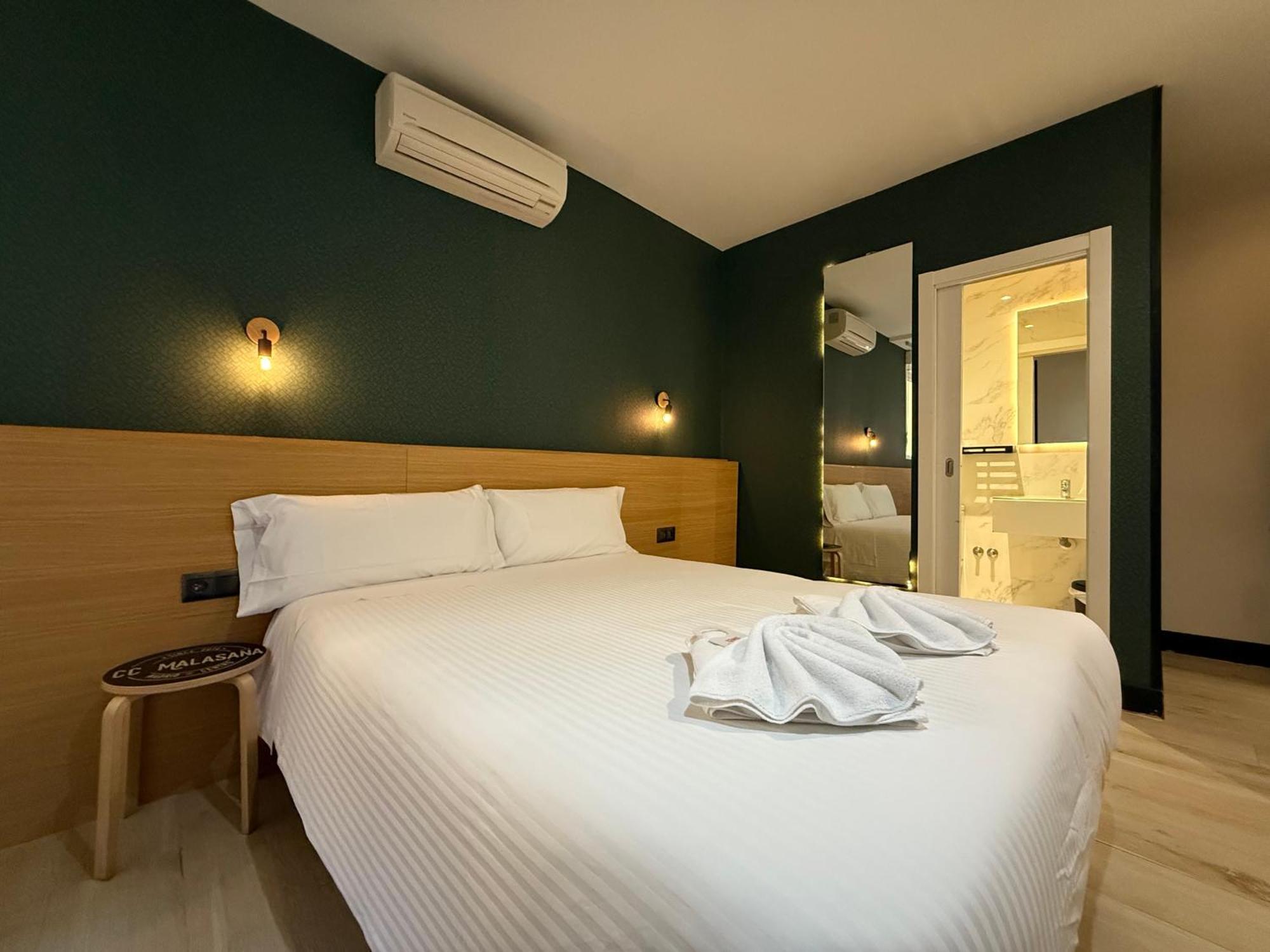 Standard Double Room Private Bathroom