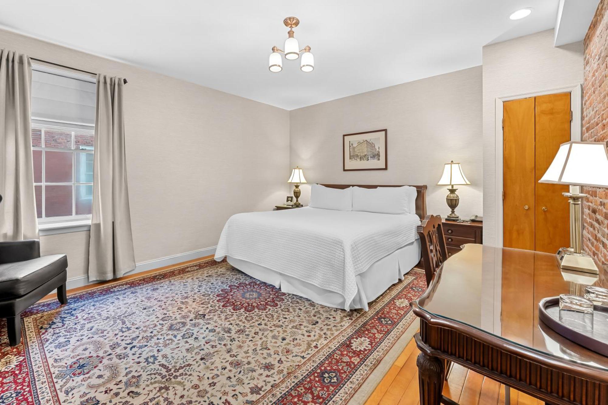 Superior King Room