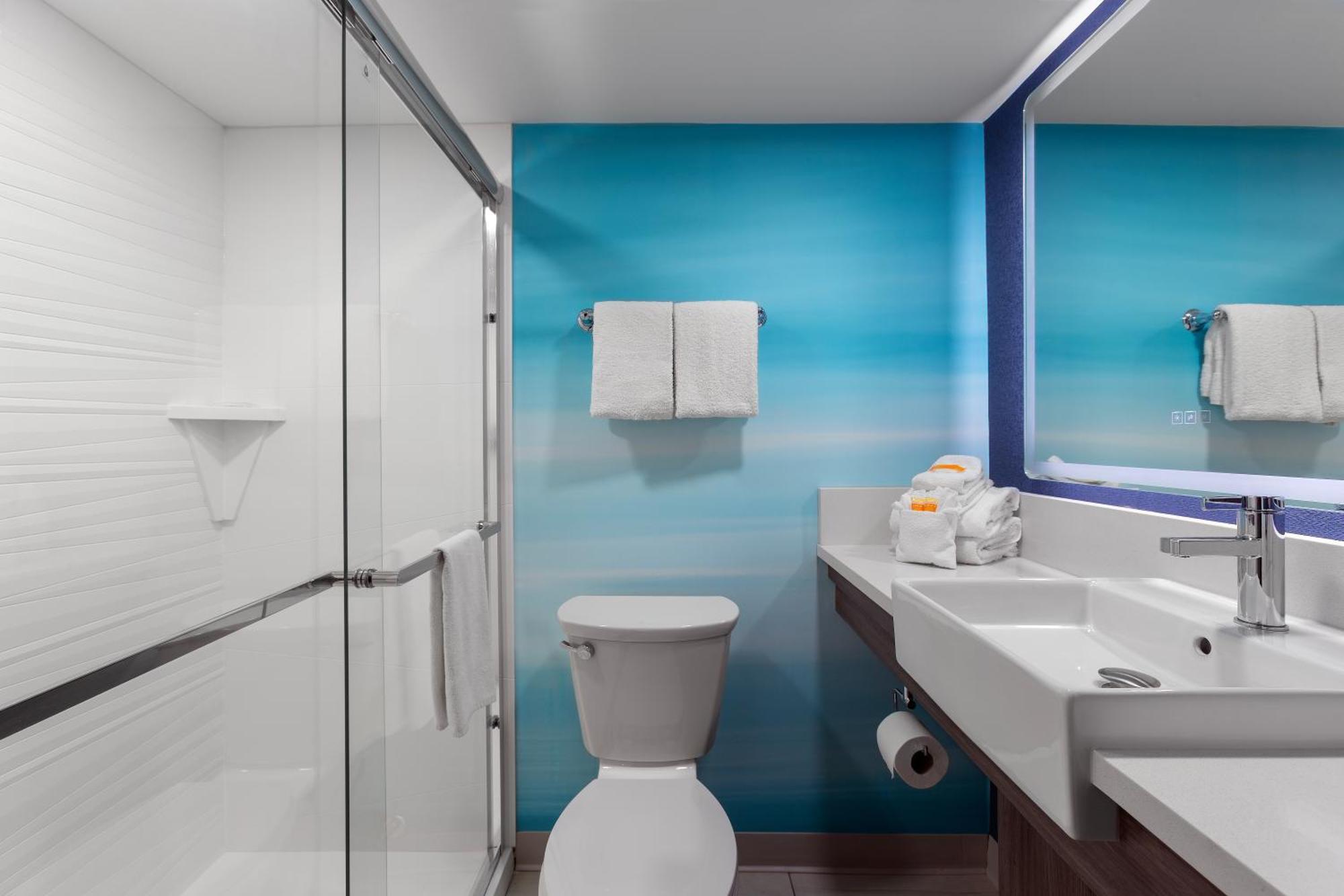 Oceanfront Queen Room Two Queen Beds Kitchenette