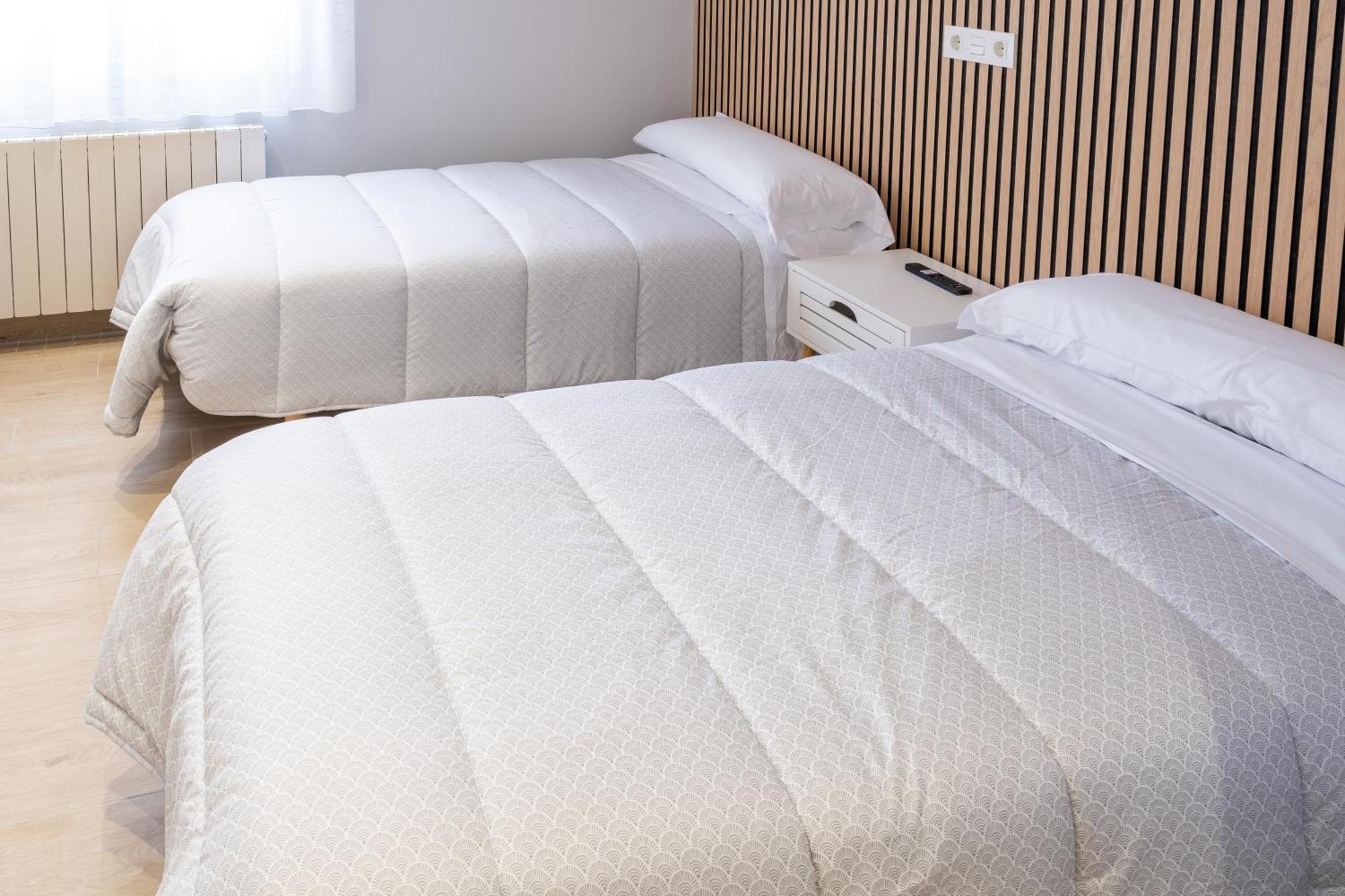 Twin Room,1742876113:JPEG