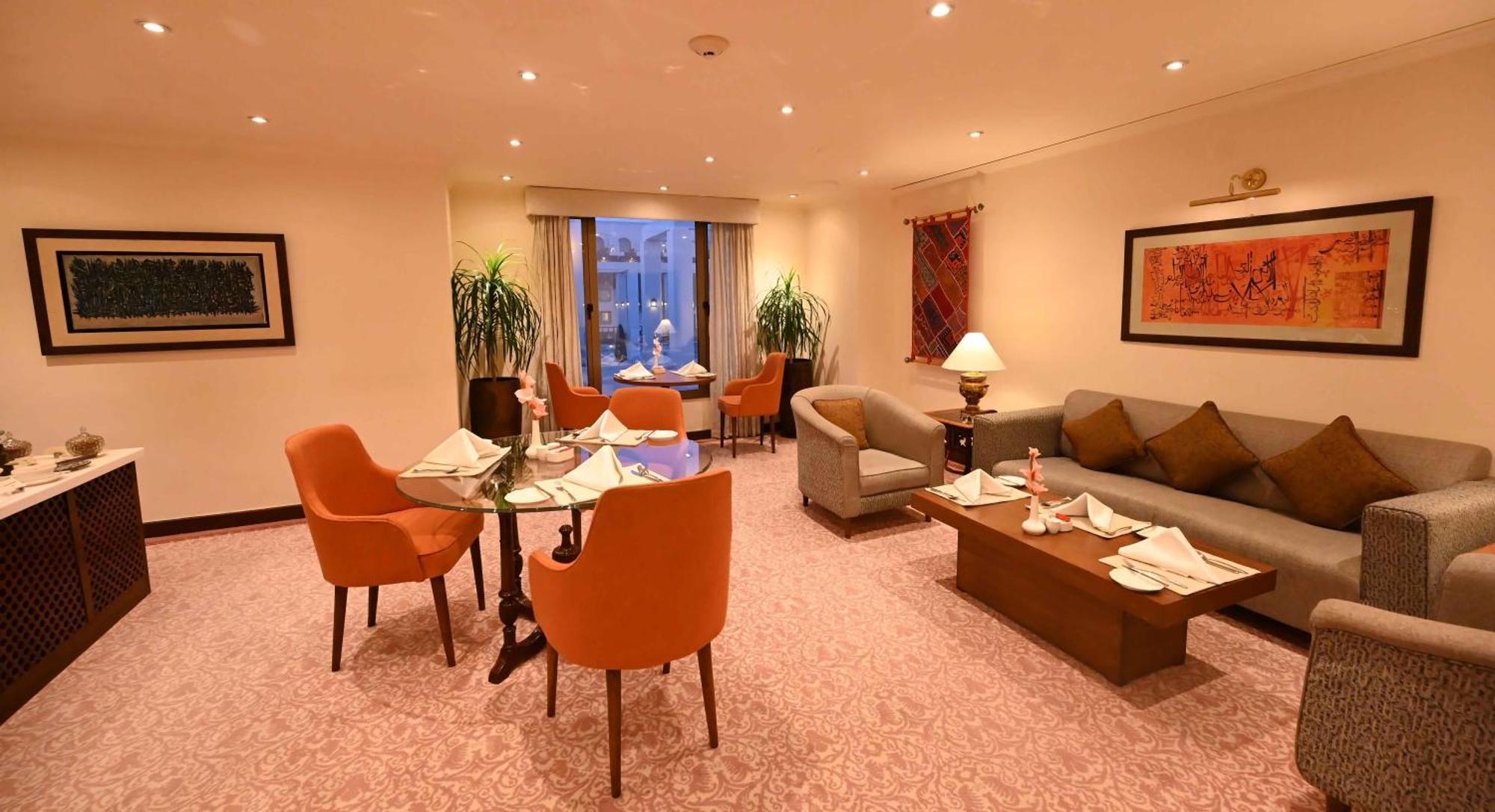 Premier Room,1742887470:JPEG