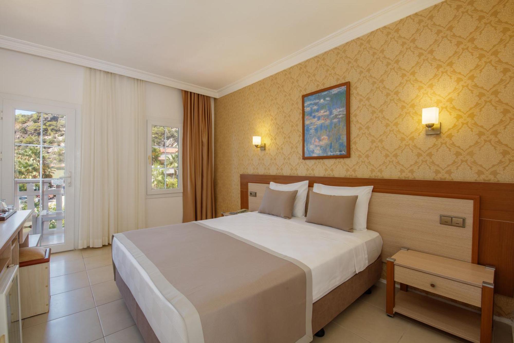 Standard Double or Twin Room Balcony
