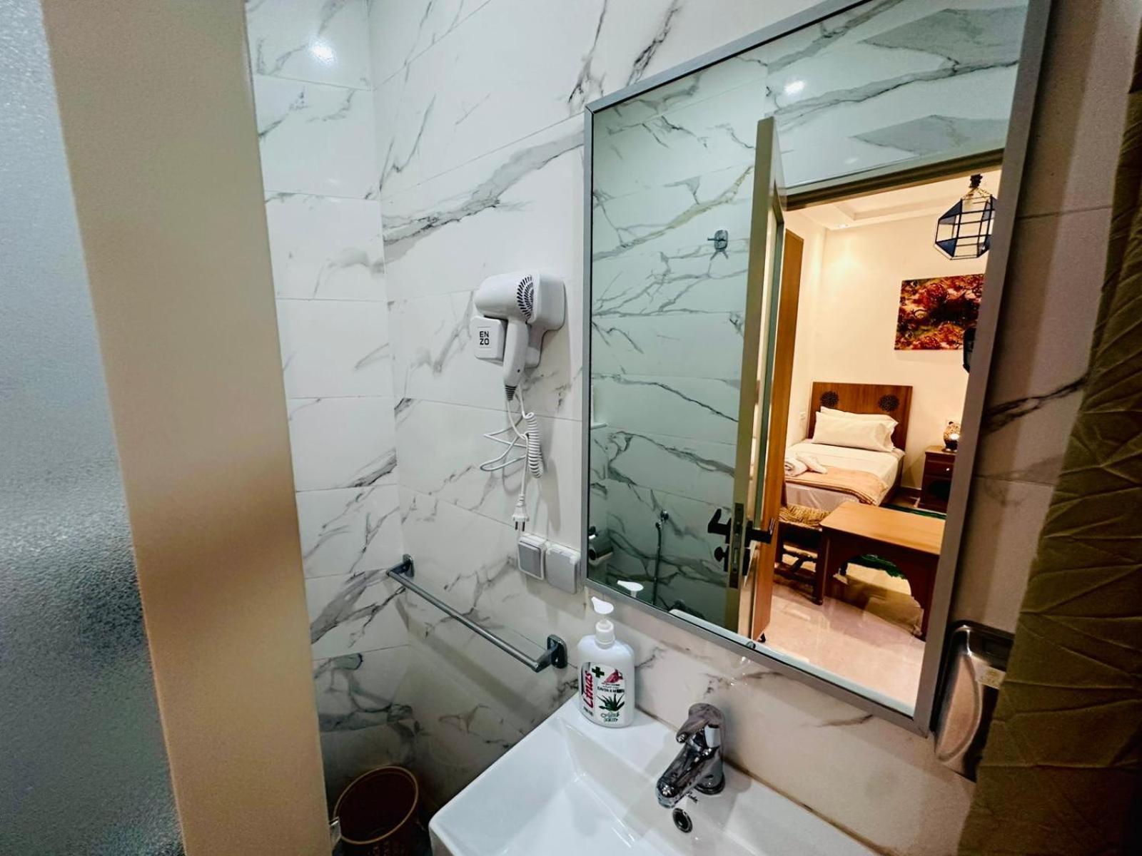 Twin Room Private Bathroom