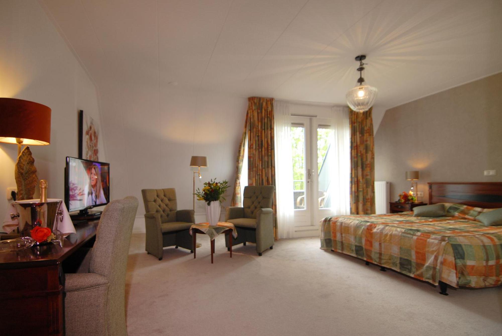 Deluxe Twin Room Balcony