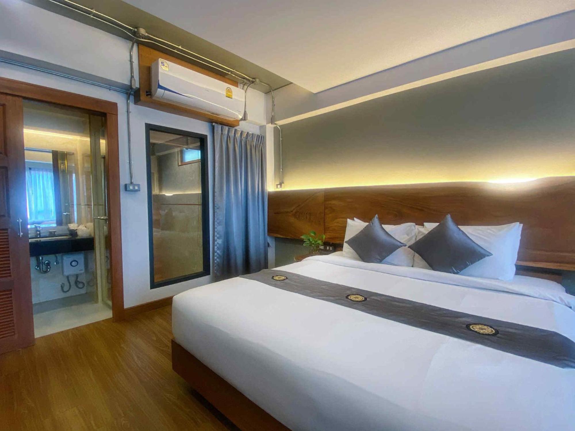 Superior King Room