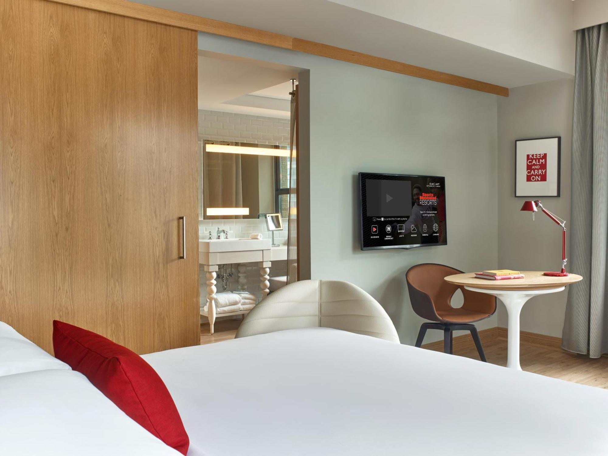 Deluxe King Studio