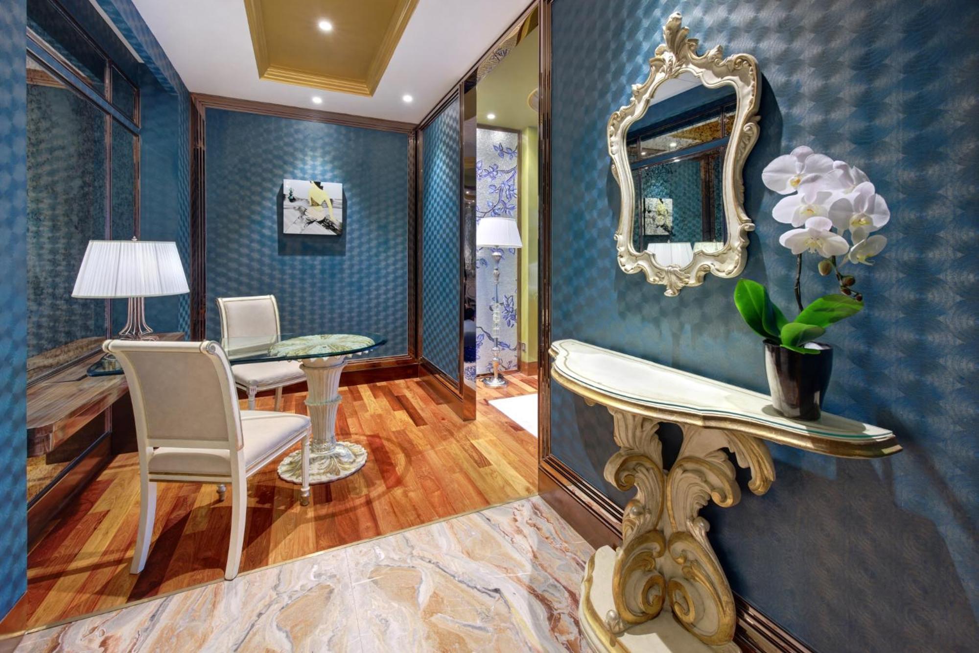 Junior Suite High Floor Executive Lounge Access