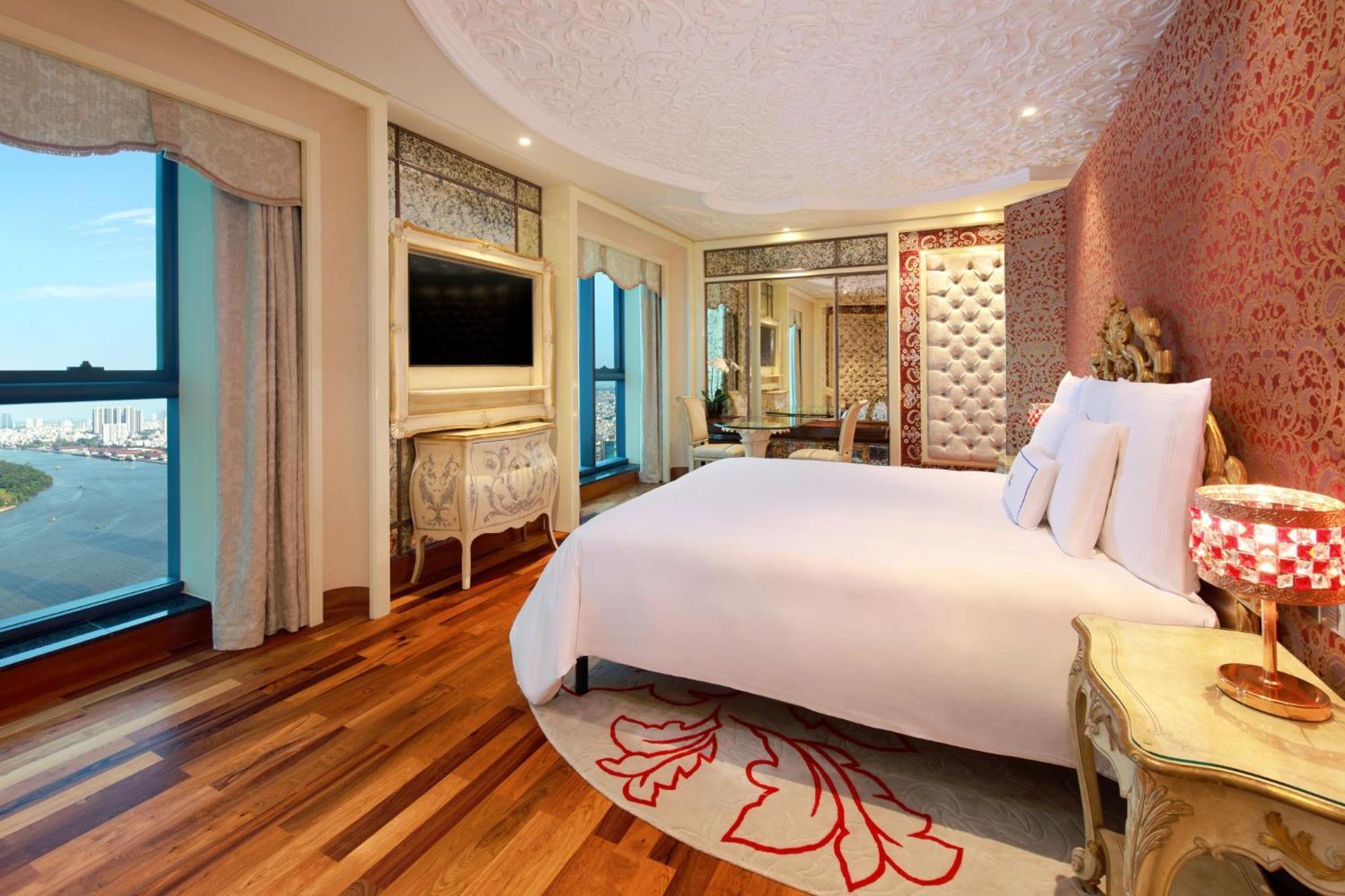 Romance Suite High Floor Executive Lounge Access