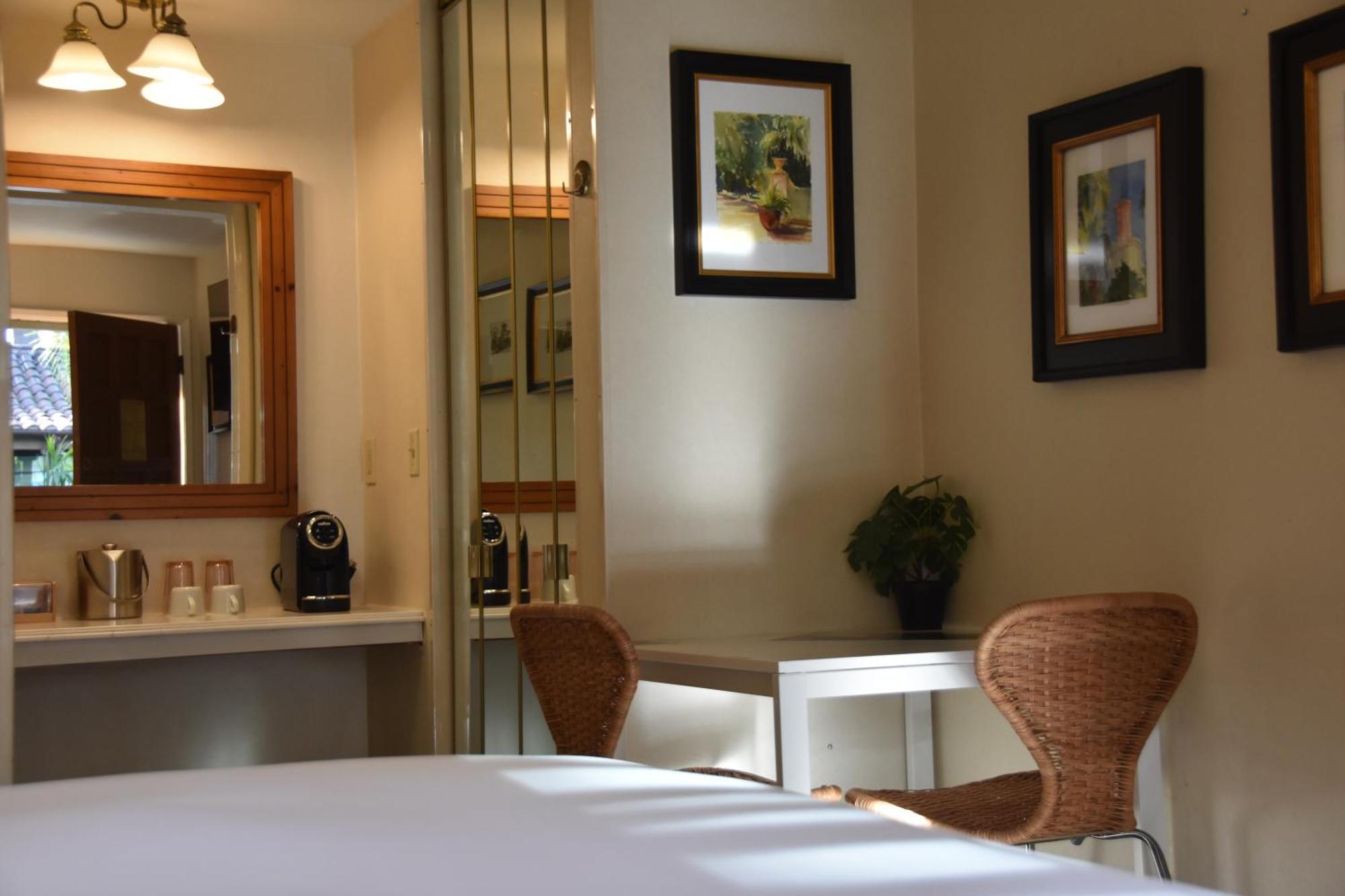 Queen Room,1742906676:JPEG