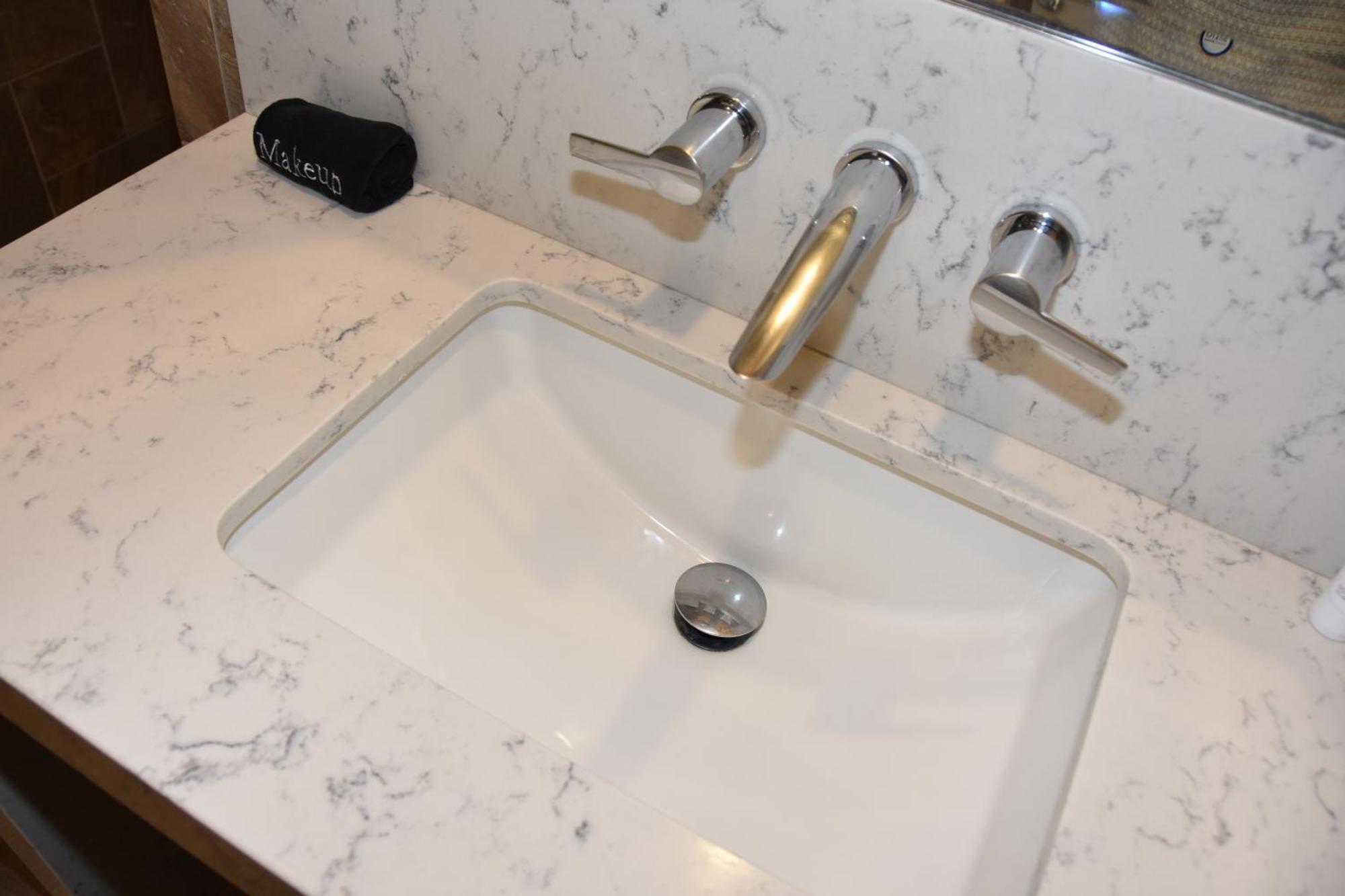 King Room,1742906696:JPEG