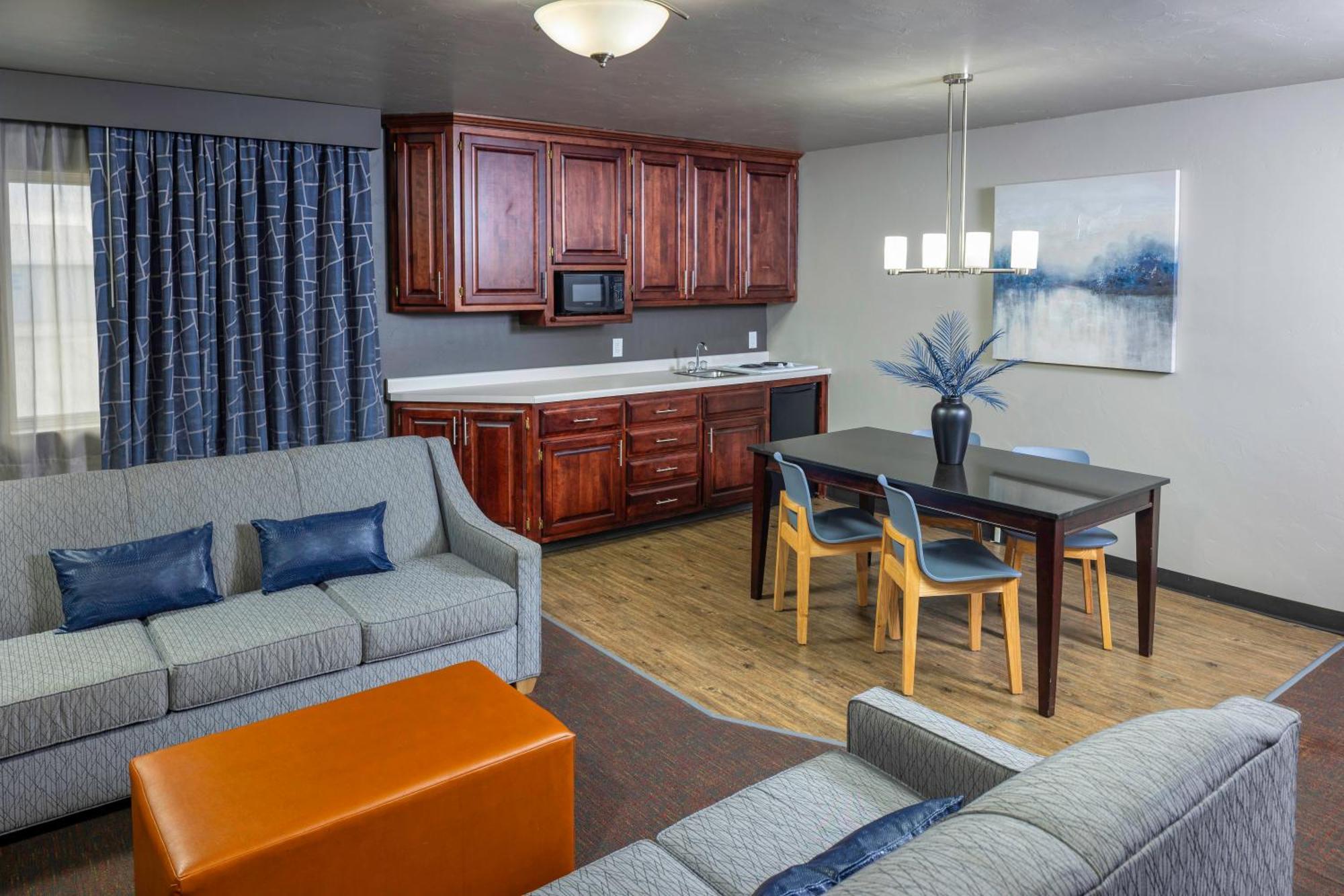 Deluxe Family Suite