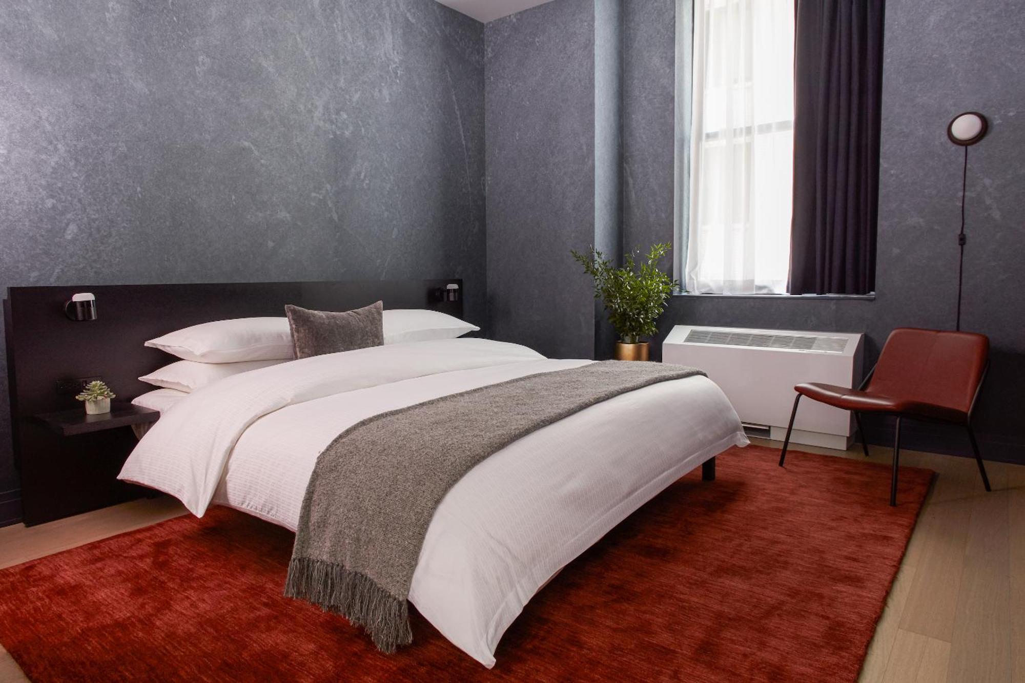One Bedroom King 24 or 7 Front Desk