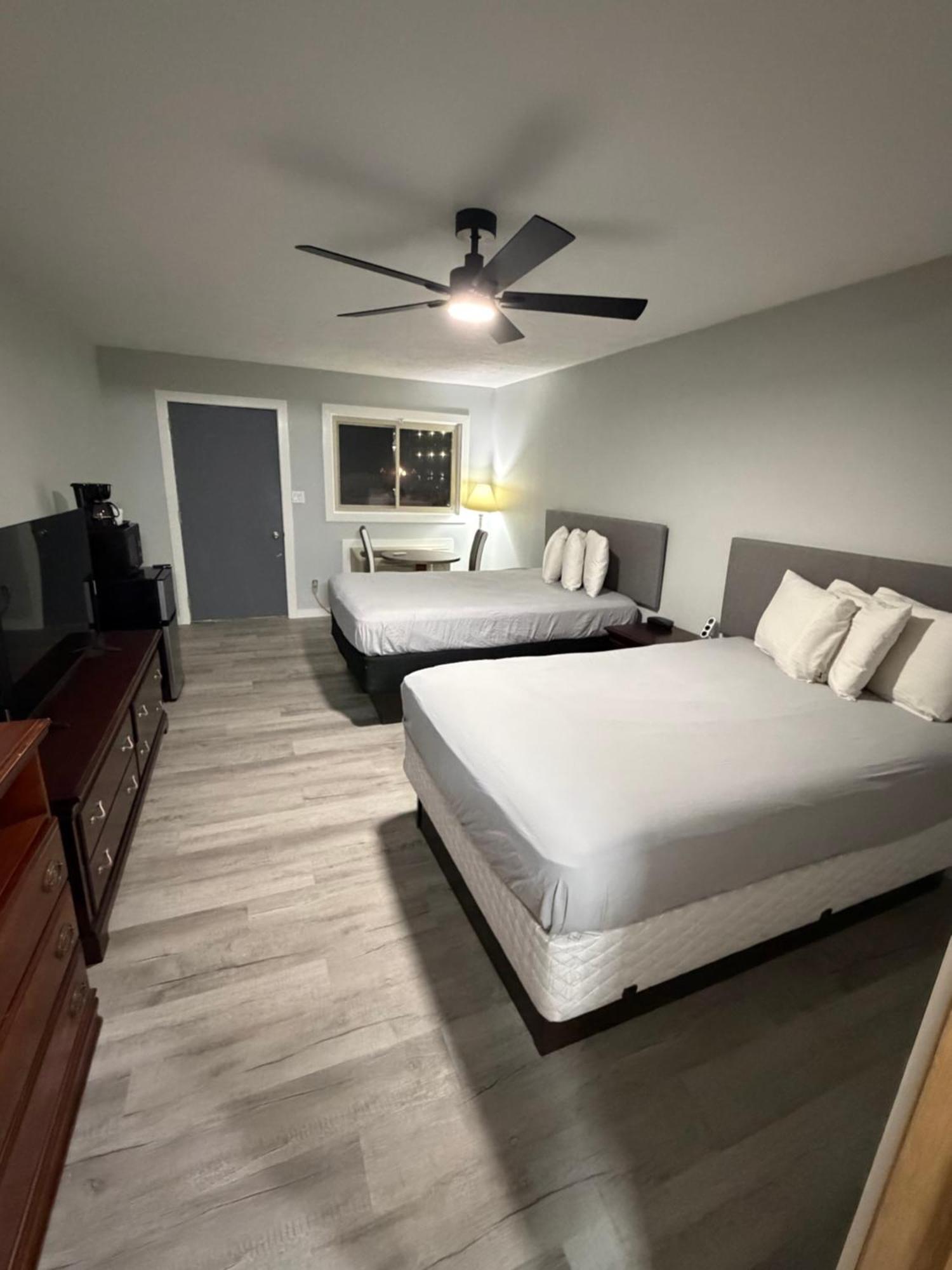 Standard Double Room Two Double Beds