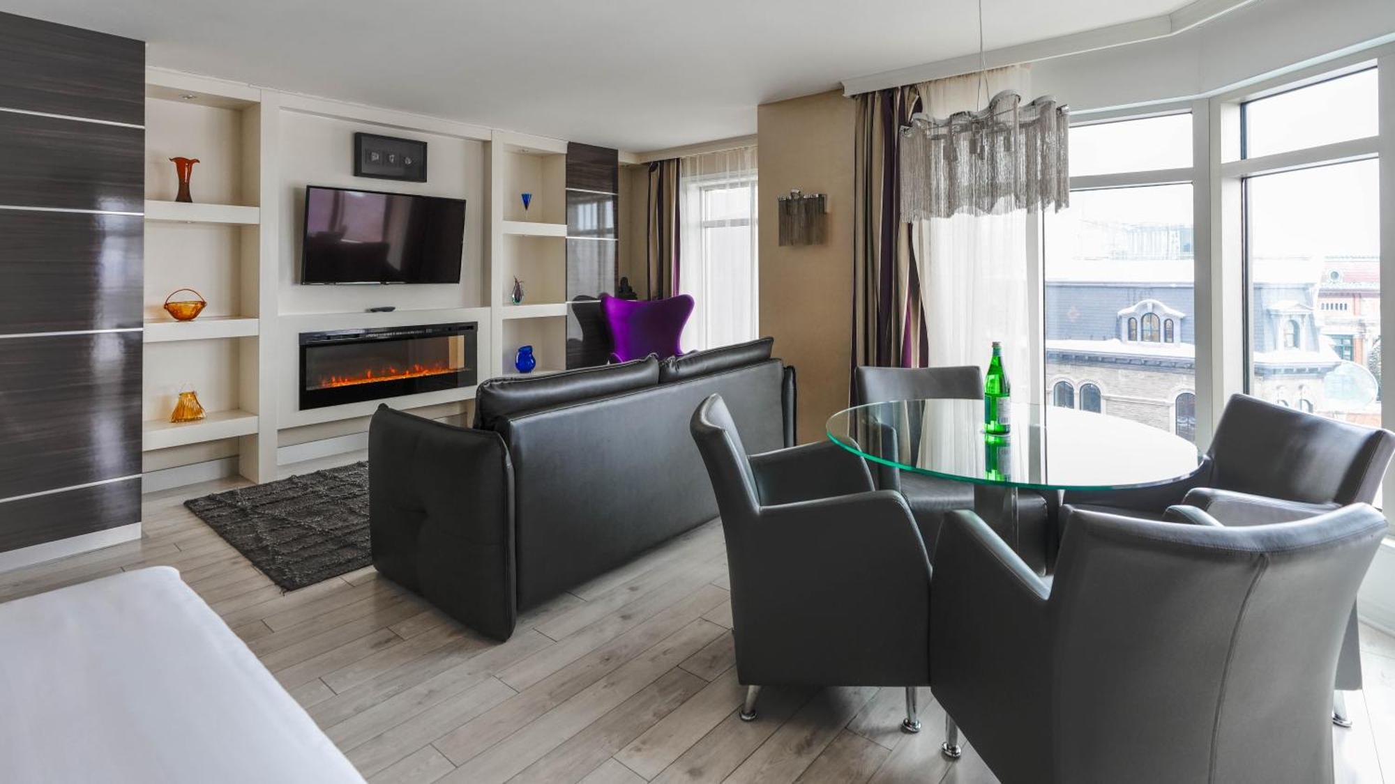 Studio de Luxe avec 1 Lit King-Size et Canapé-Lit - Vue Panoramique sur Ville