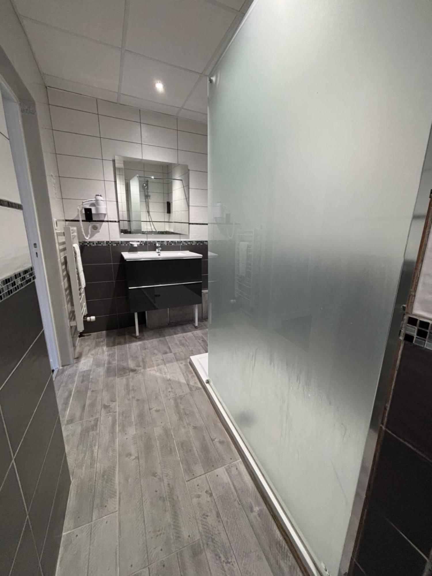 Triple Room,1743002866:JPEG