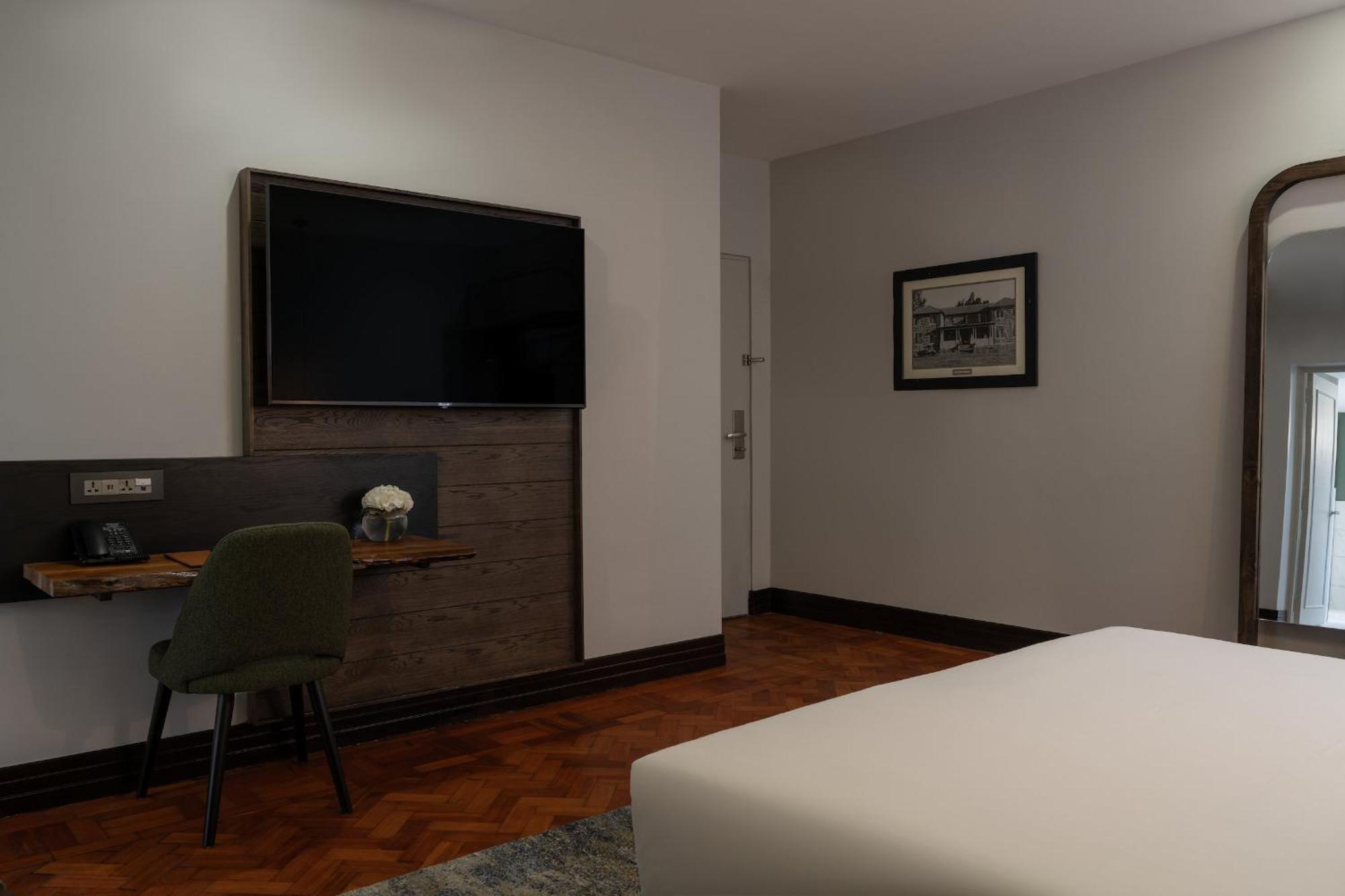 Premium Queen Room