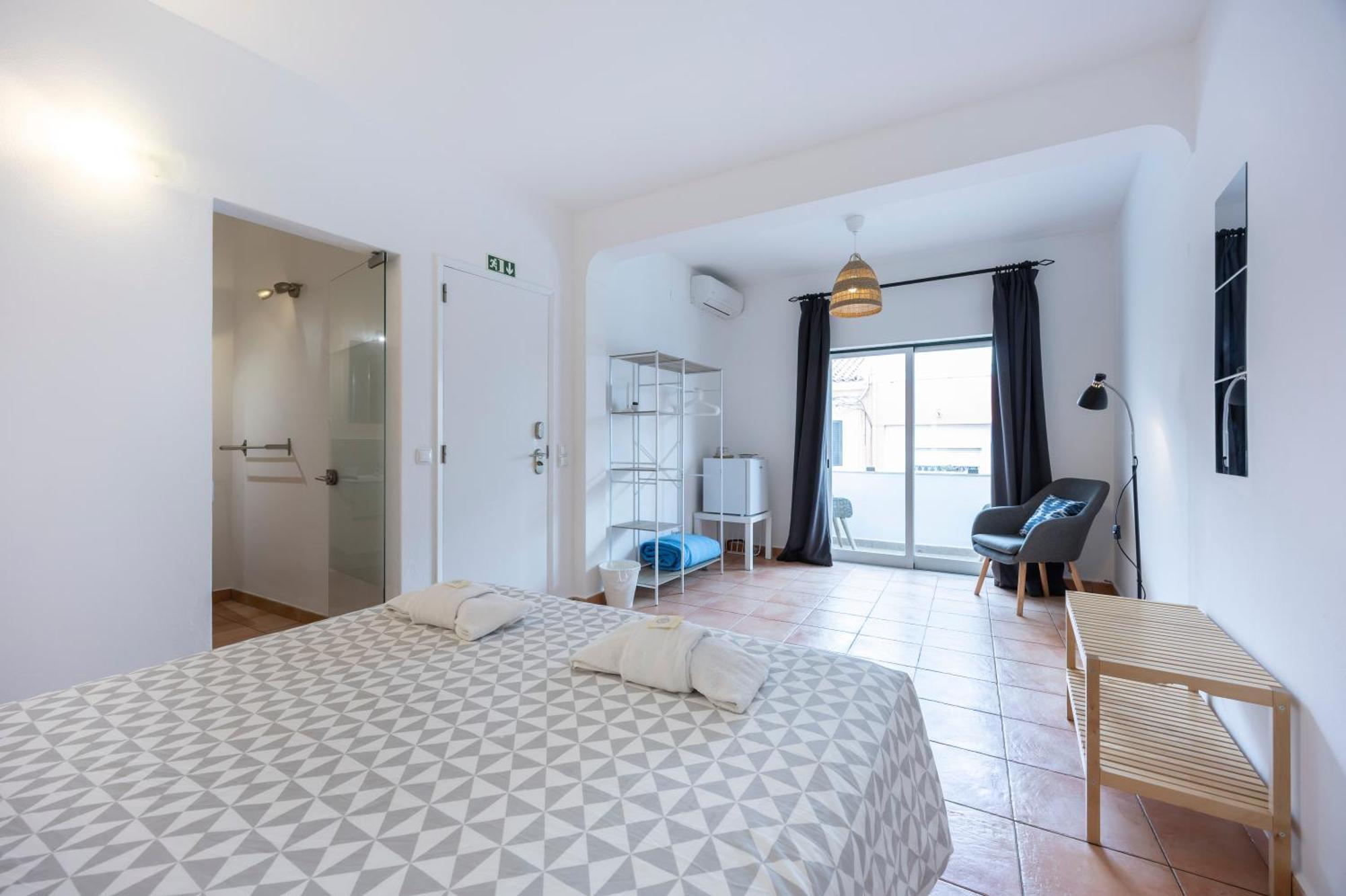 Double Room Private Bathroom