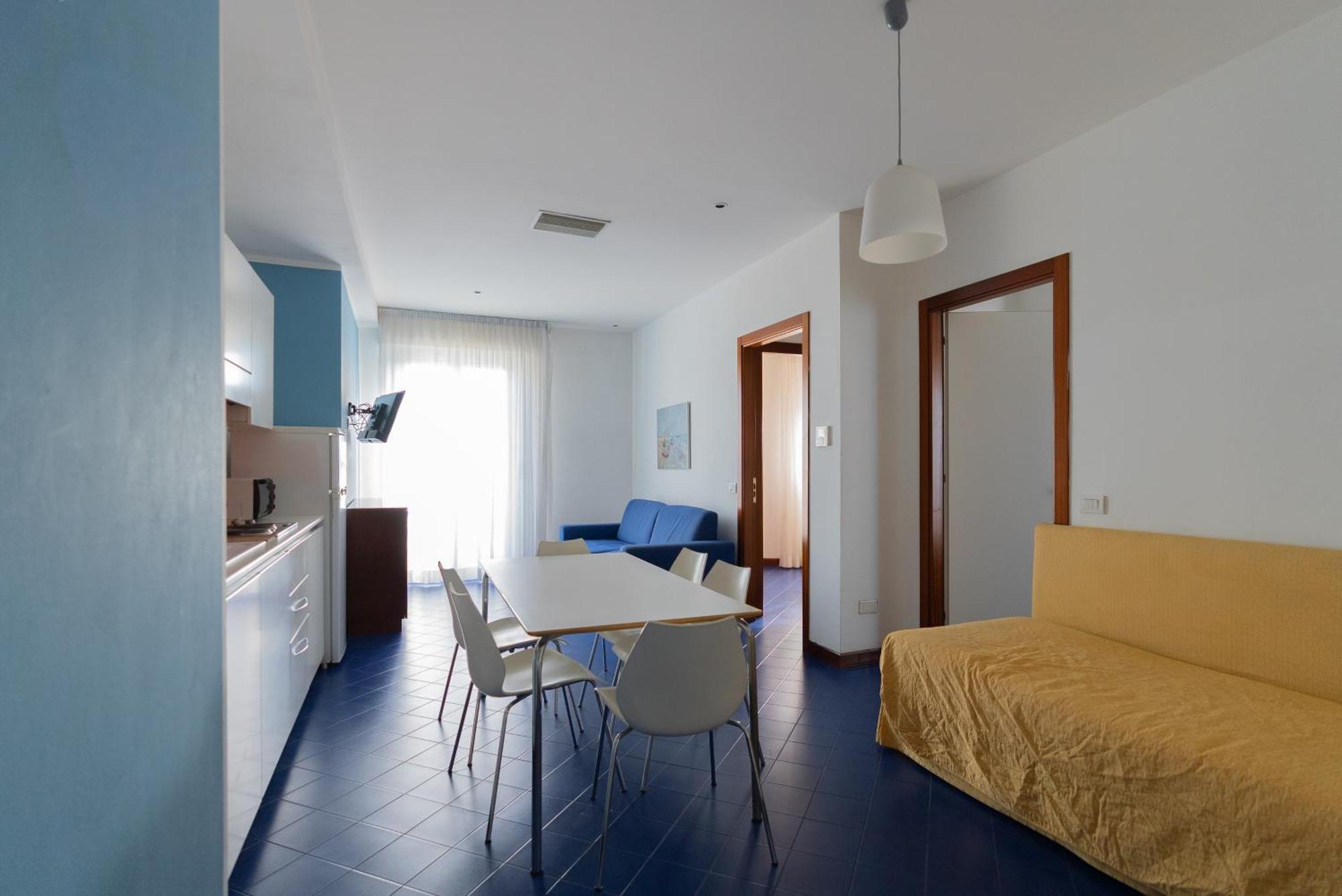 Two-Bedroom Apartment Balcony lateral sea view