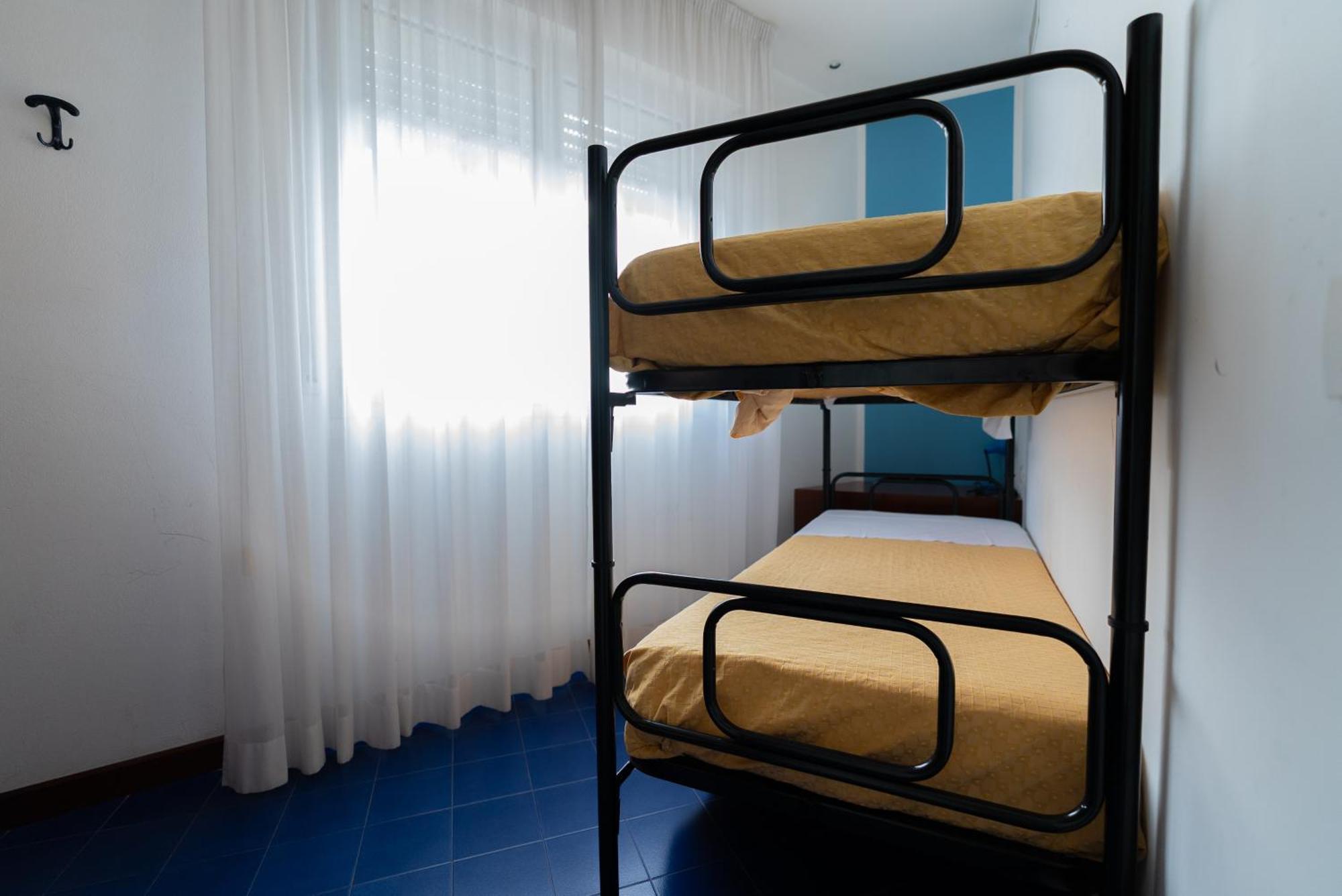Two-Bedroom Apartment Balcony lateral sea view