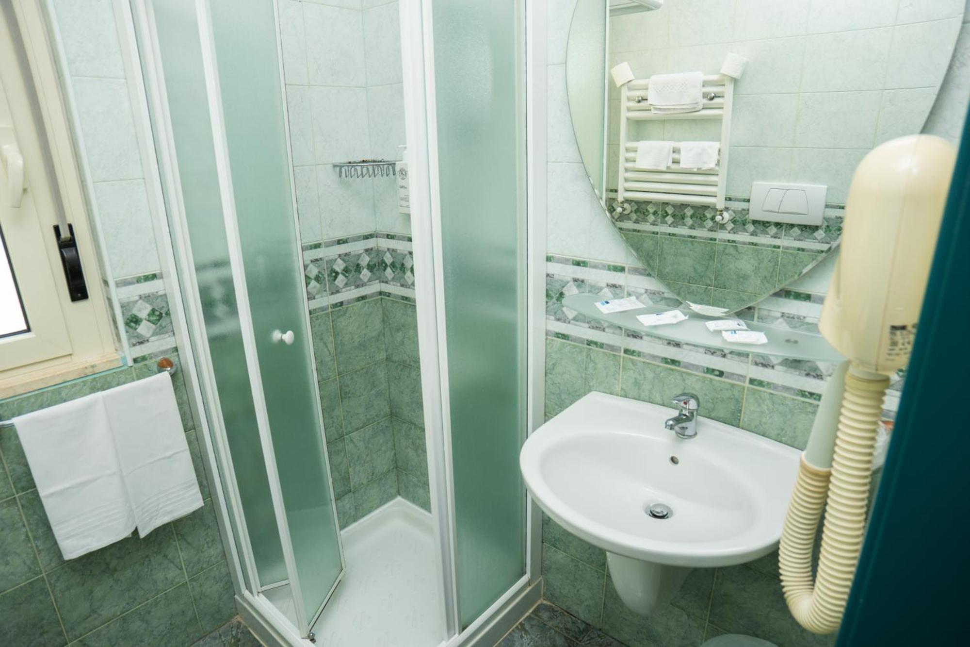 Economy Single Room balcony dependance